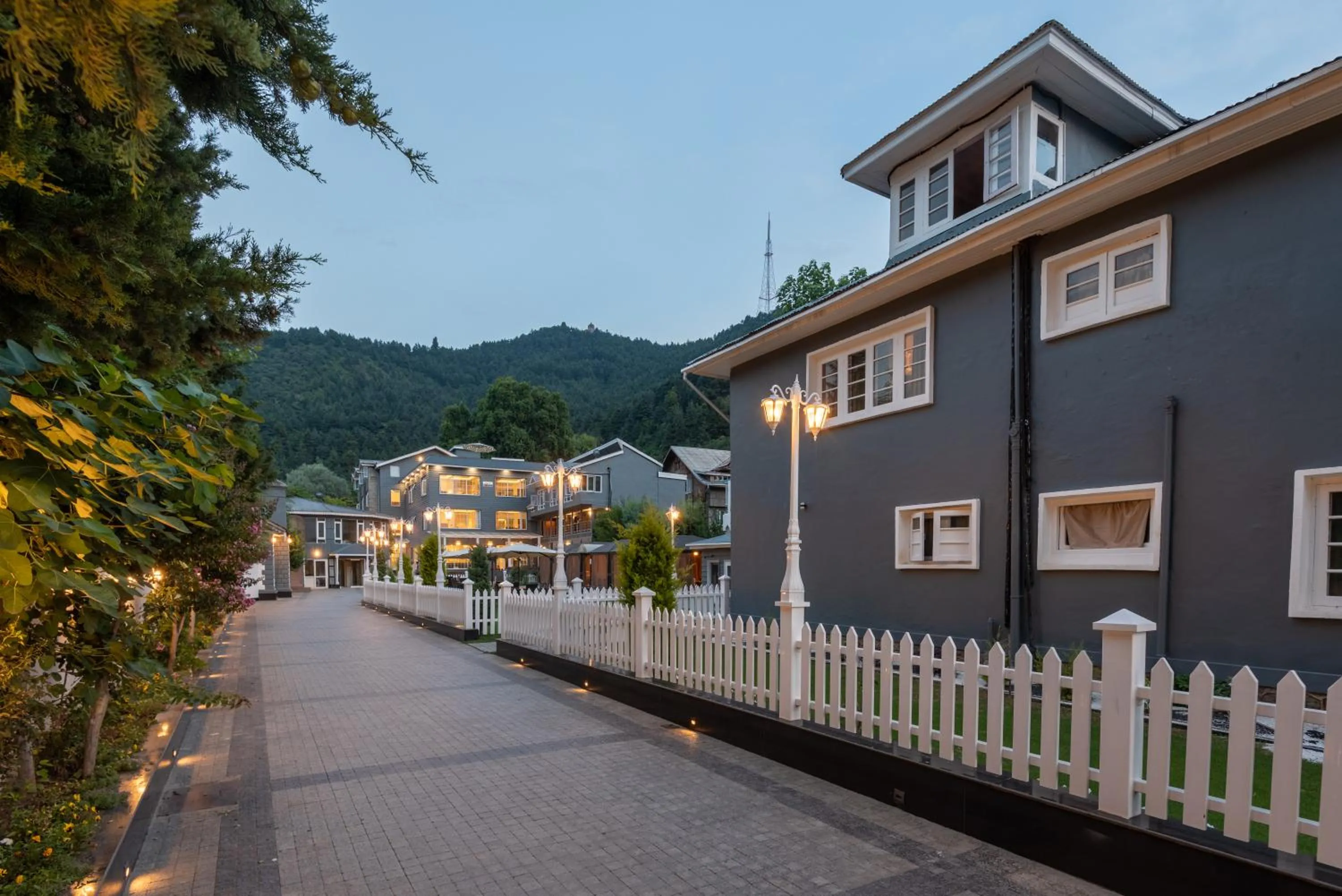 Property building in Hotel Grand Boulevard Dal Lake View Srinagar