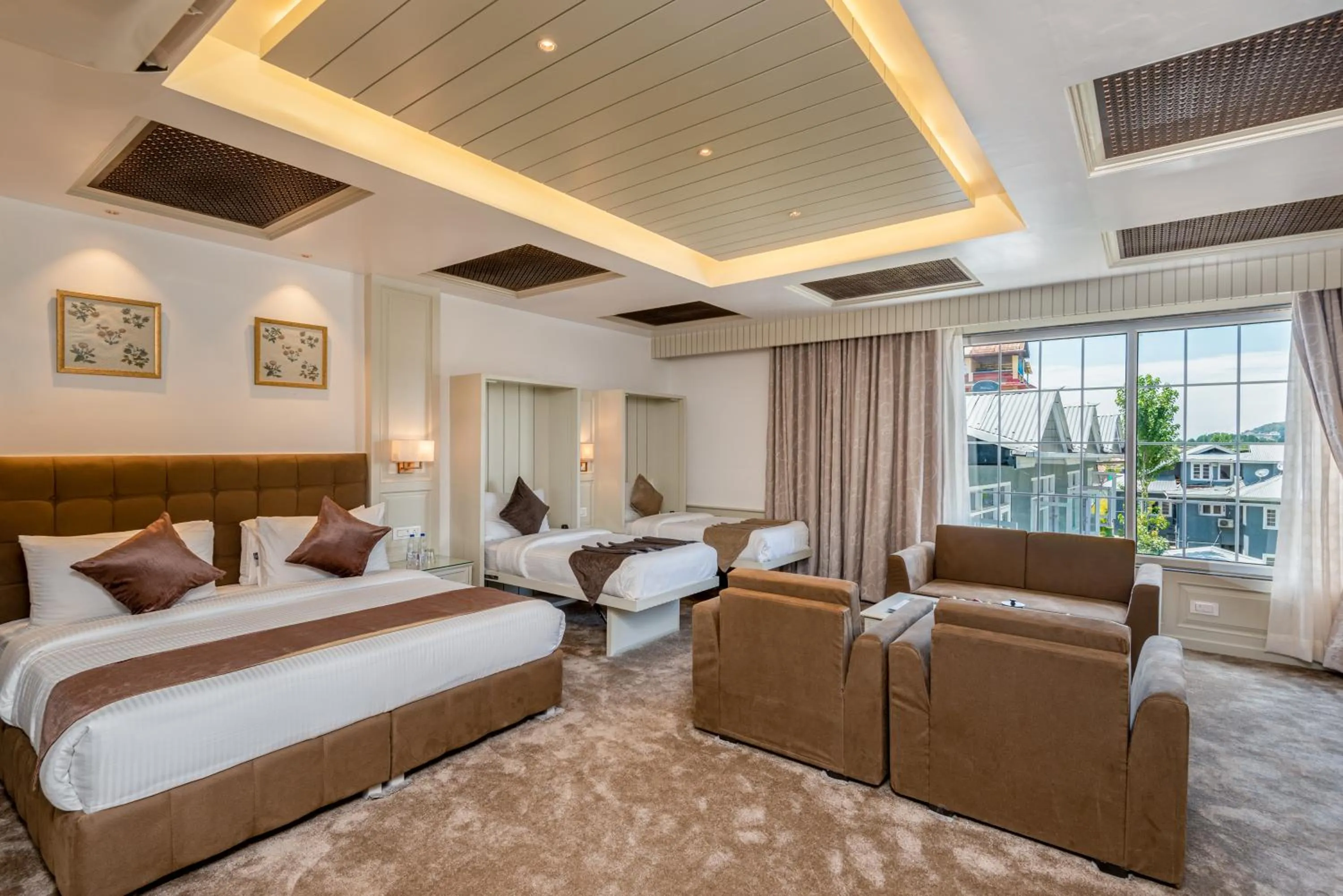Bed in Hotel Grand Boulevard Dal Lake View Srinagar