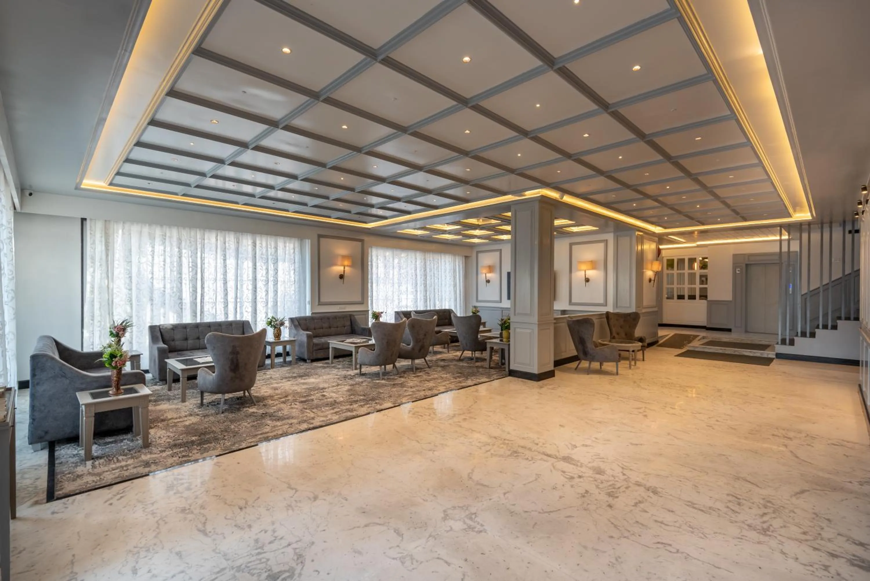 Lobby or reception in Hotel Grand Boulevard Dal Lake View Srinagar
