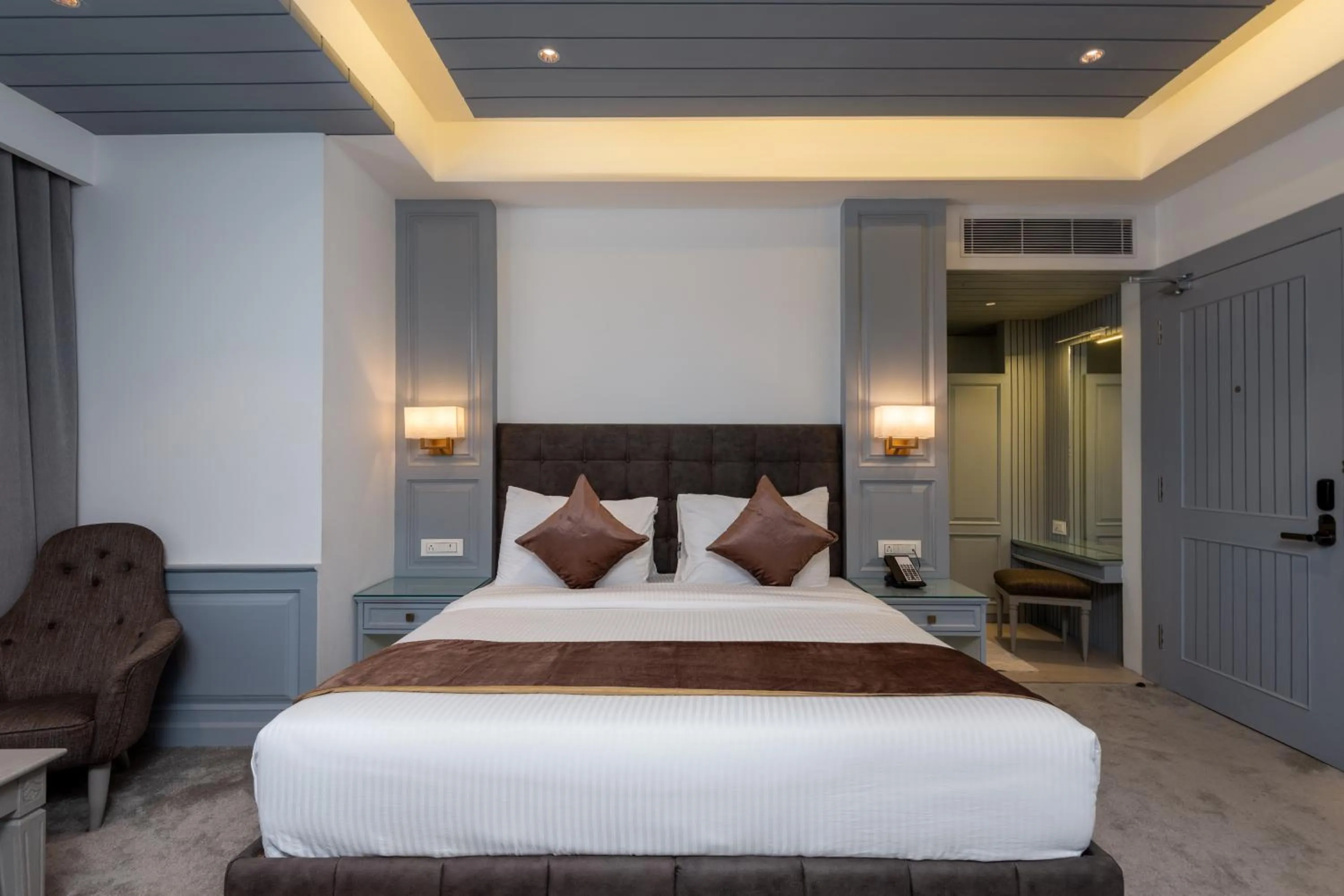 Bed in Hotel Grand Boulevard Dal Lake View Srinagar