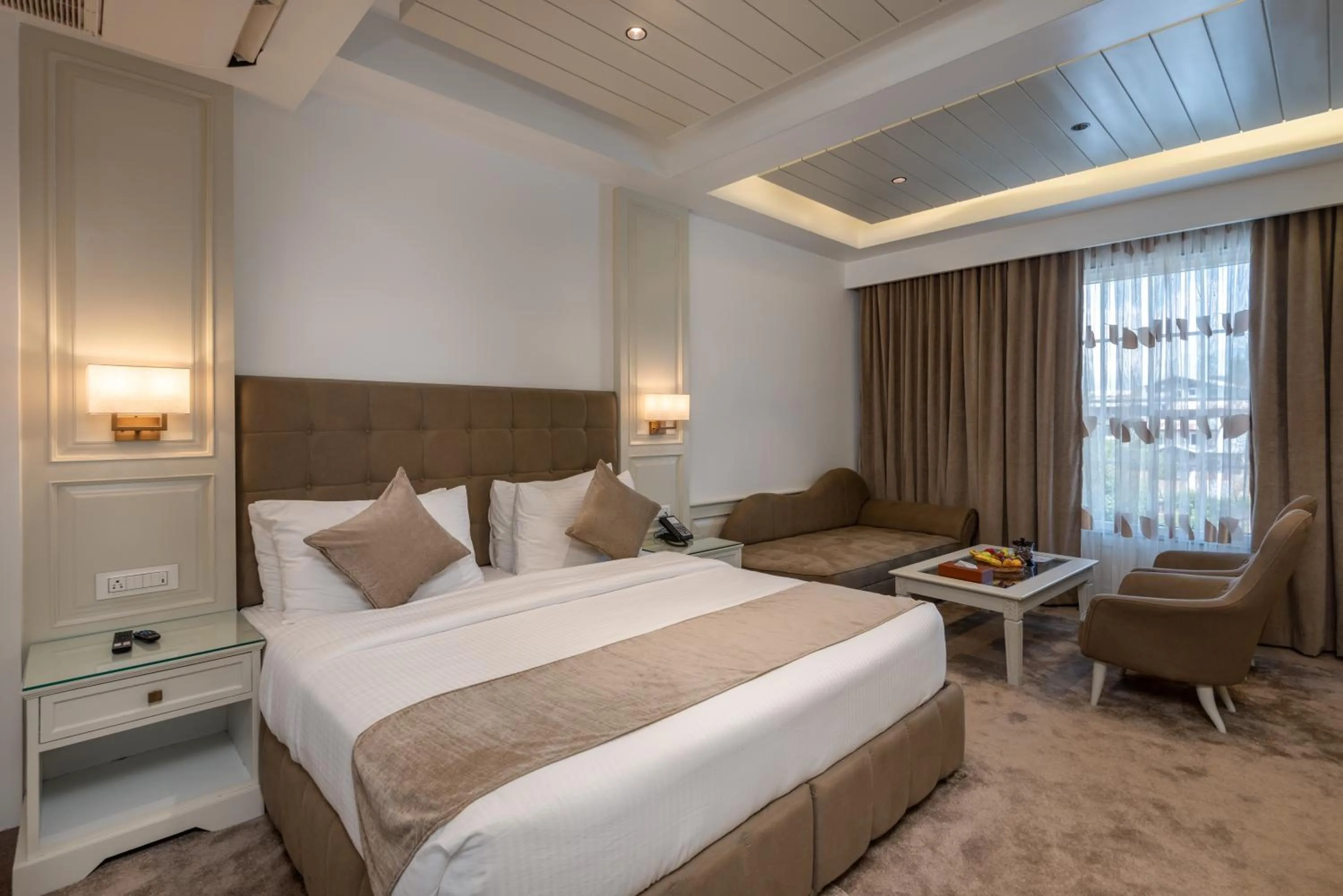 Bed in Hotel Grand Boulevard Dal Lake View Srinagar
