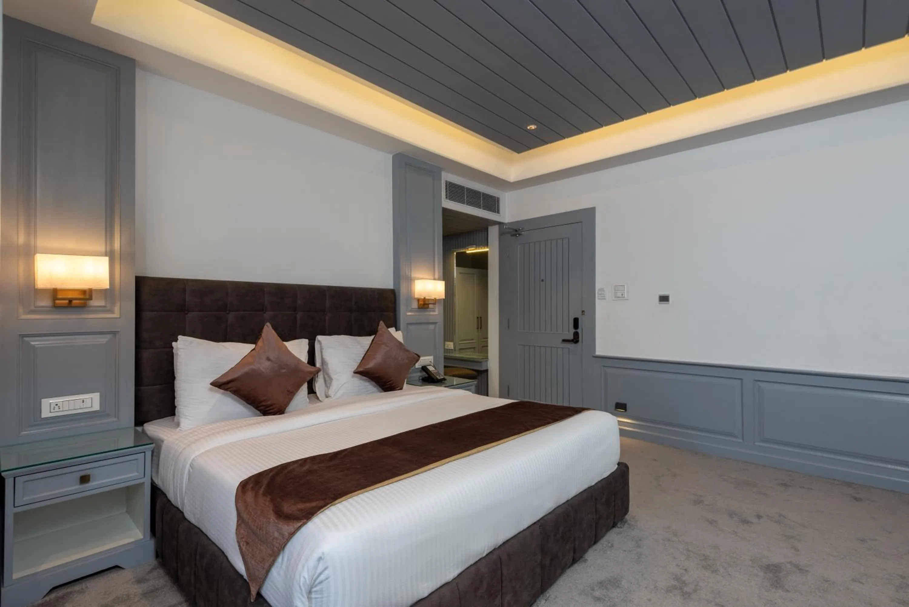 Bedroom, Bed in Hotel Grand Boulevard Dal Lake View Srinagar