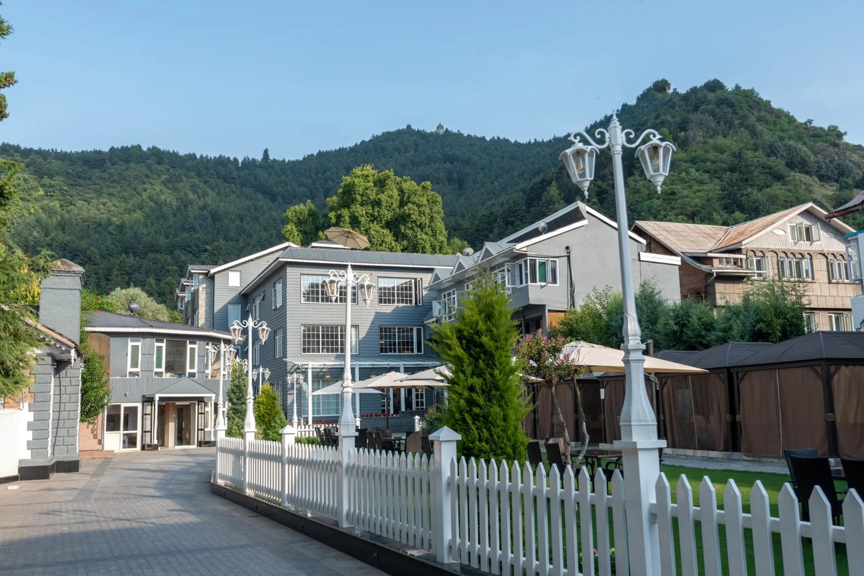 Property building in Hotel Grand Boulevard Dal Lake View Srinagar