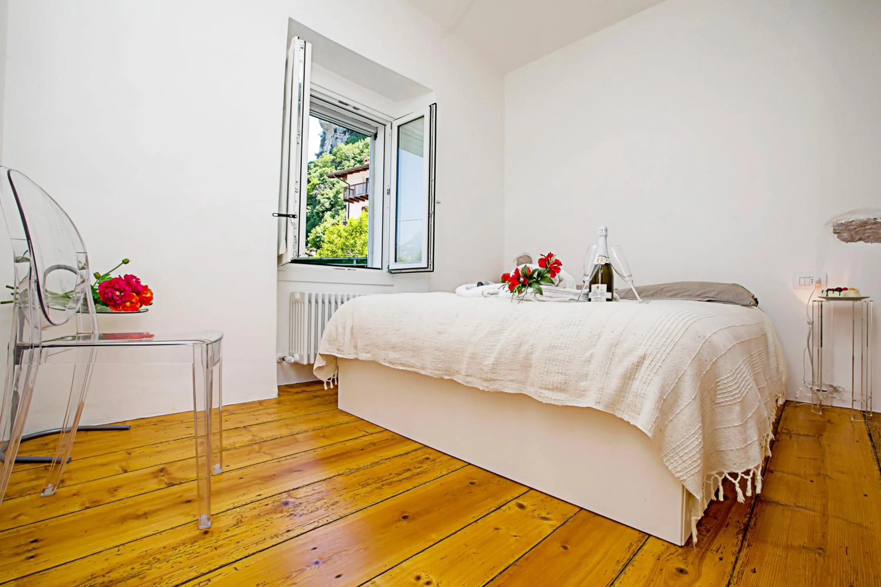 Bedroom, Bed in Casa Alla Grotta - Happy Rentals