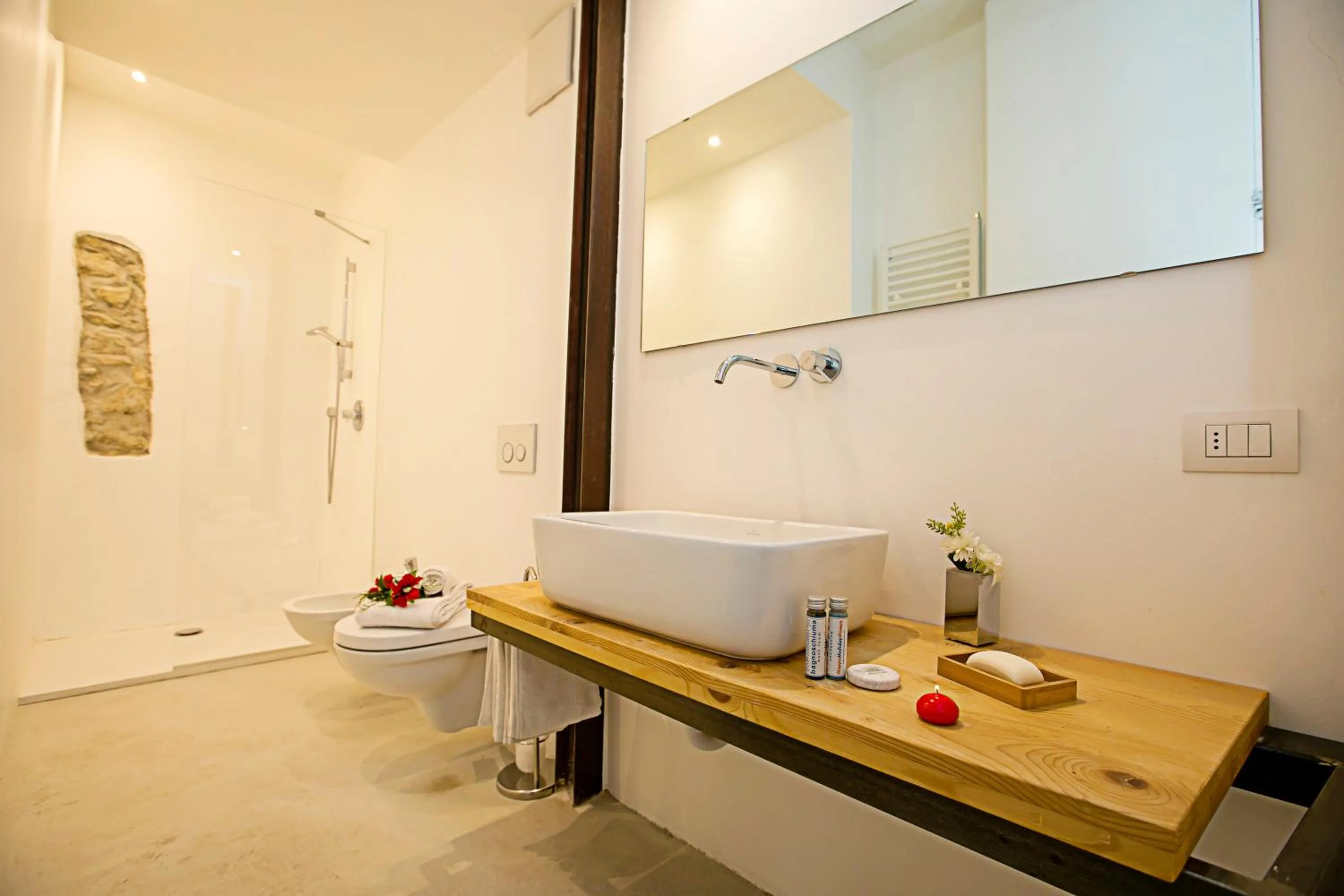 Bathroom in Casa Alla Grotta - Happy Rentals