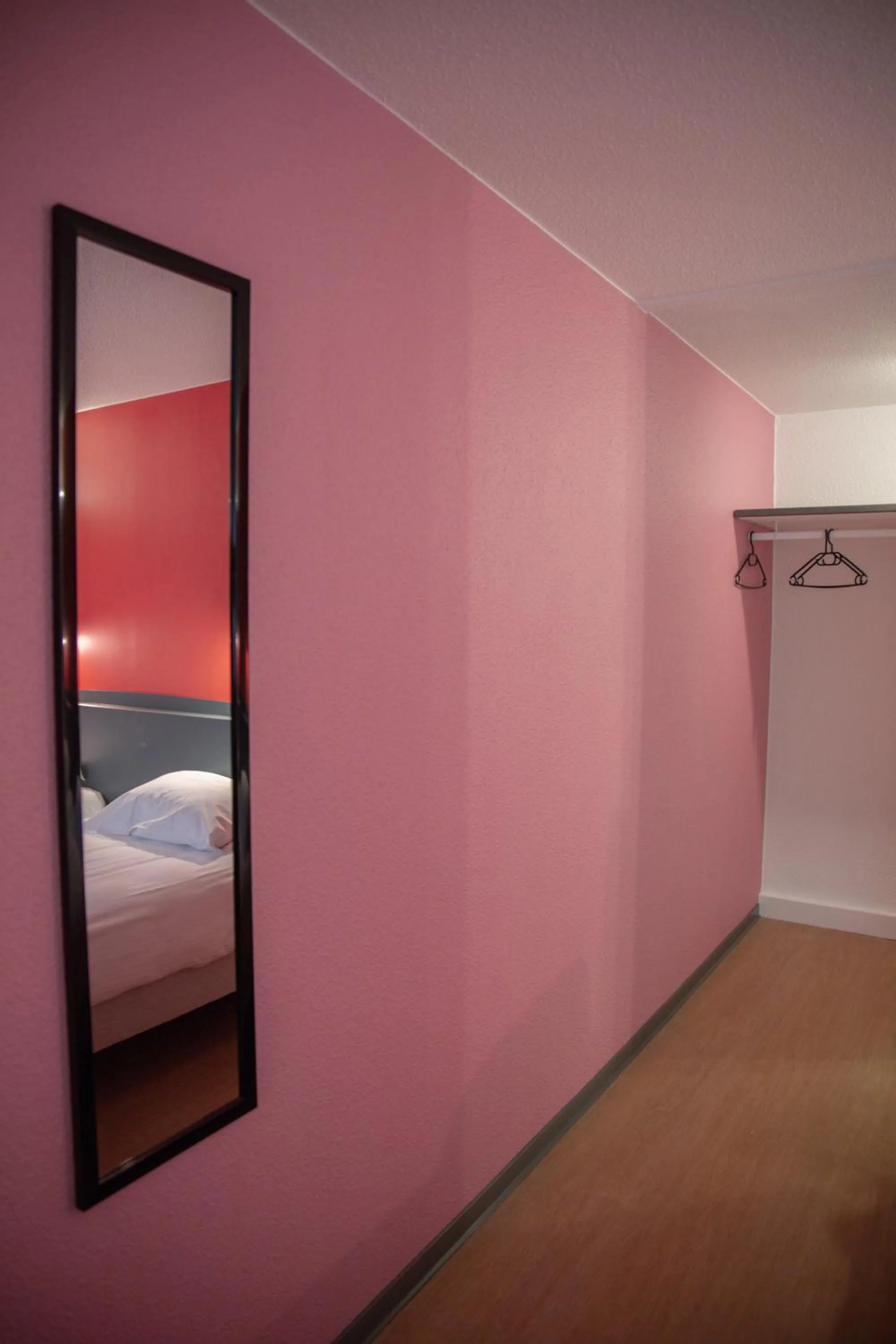 storage, Bed in Kyriad Direct Nancy Sud -Vandoeuvre - Rénové