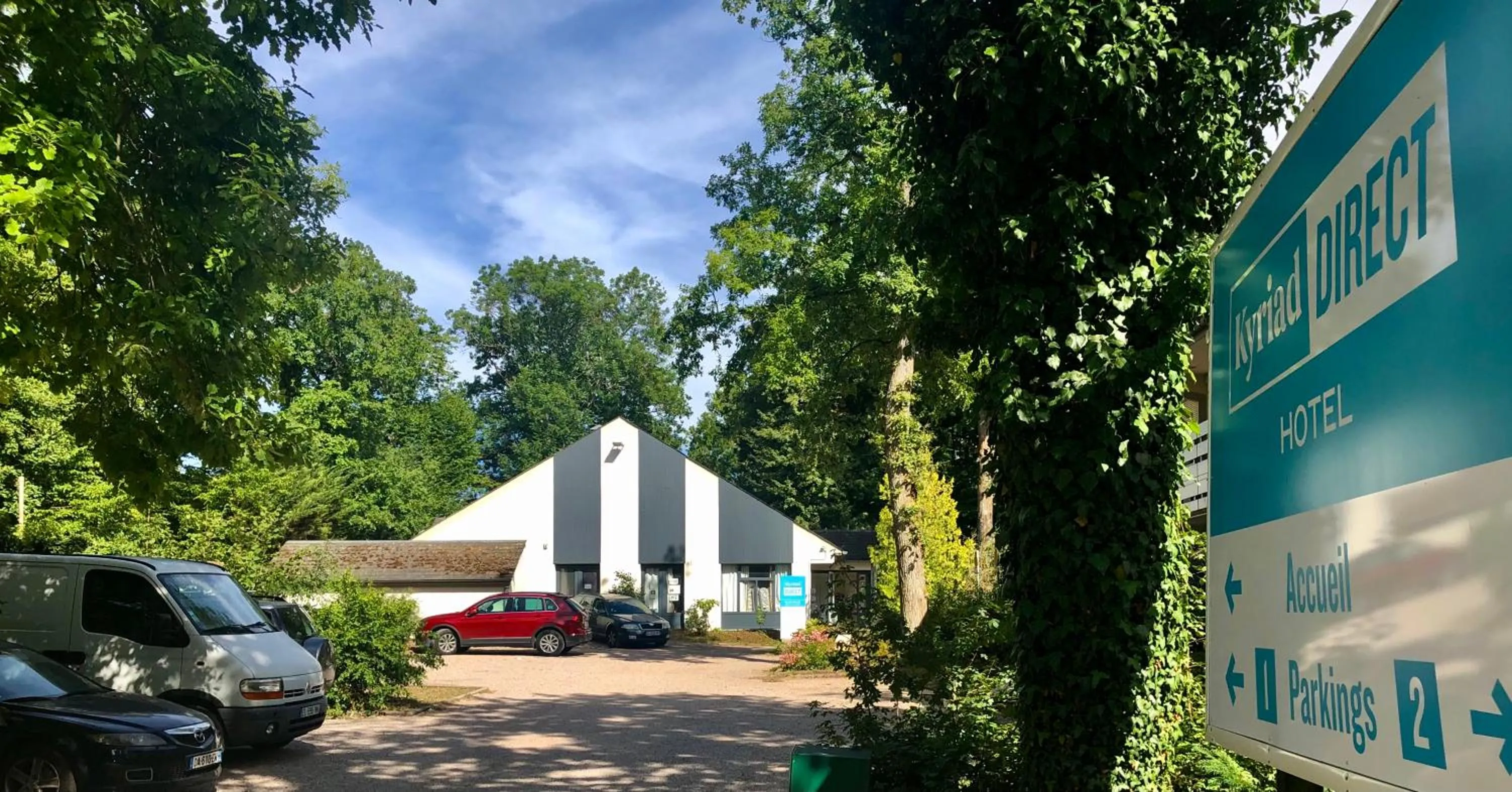 Property building in Kyriad Direct Nancy Sud -Vandoeuvre - Rénové