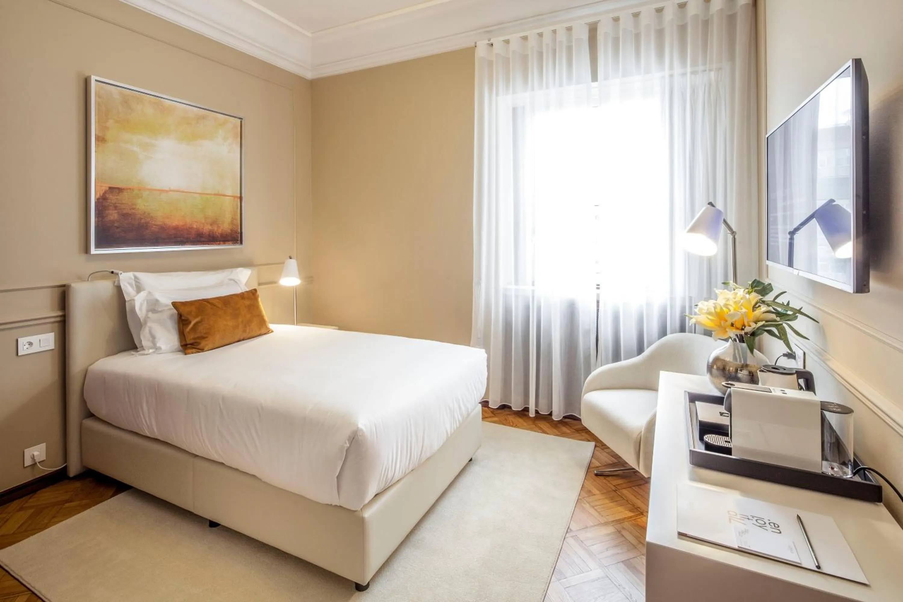 Coffee/tea facilities, Bed in Luzeiros Suites