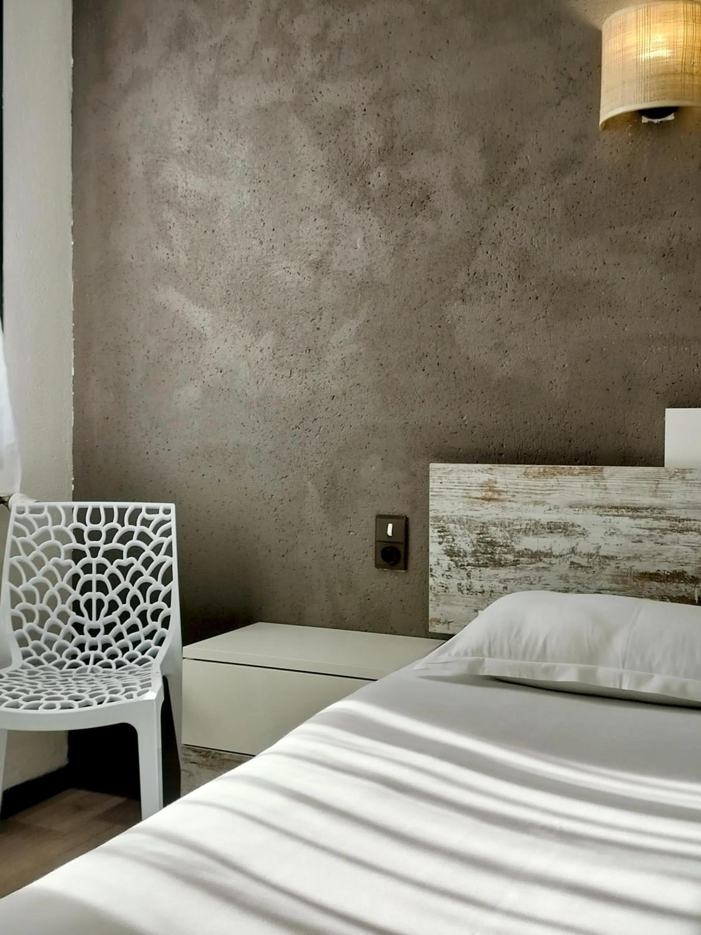 Bed in Hôtel La Tour des Anglais