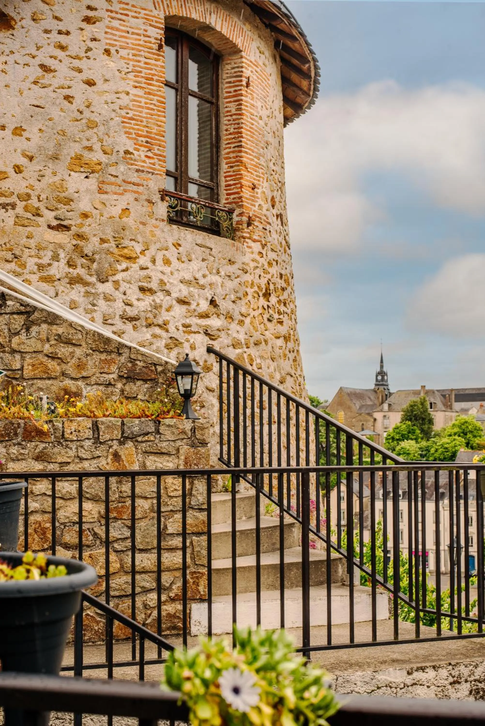 Nearby landmark in Hôtel La Tour des Anglais