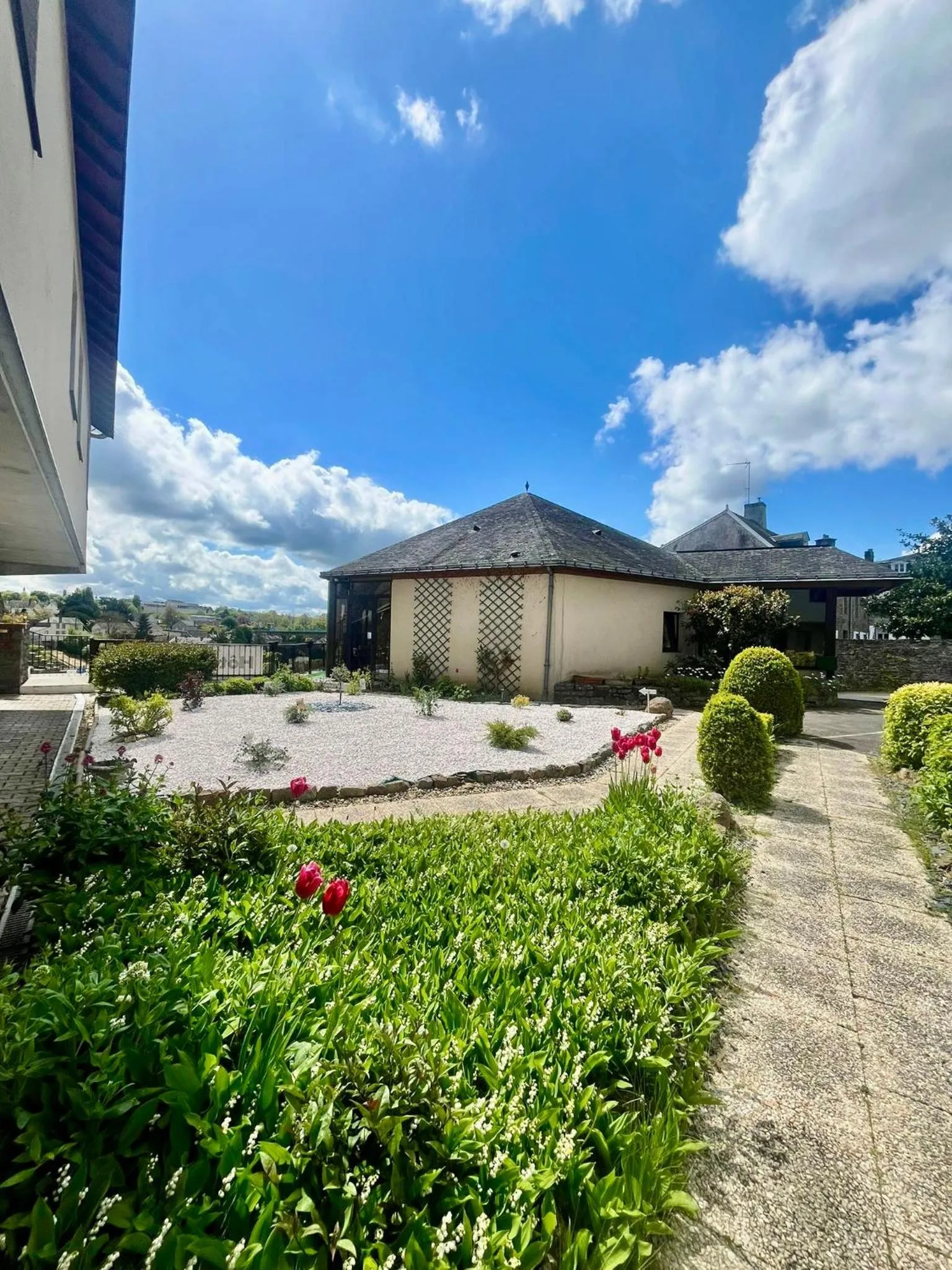 Garden in Hôtel La Tour des Anglais