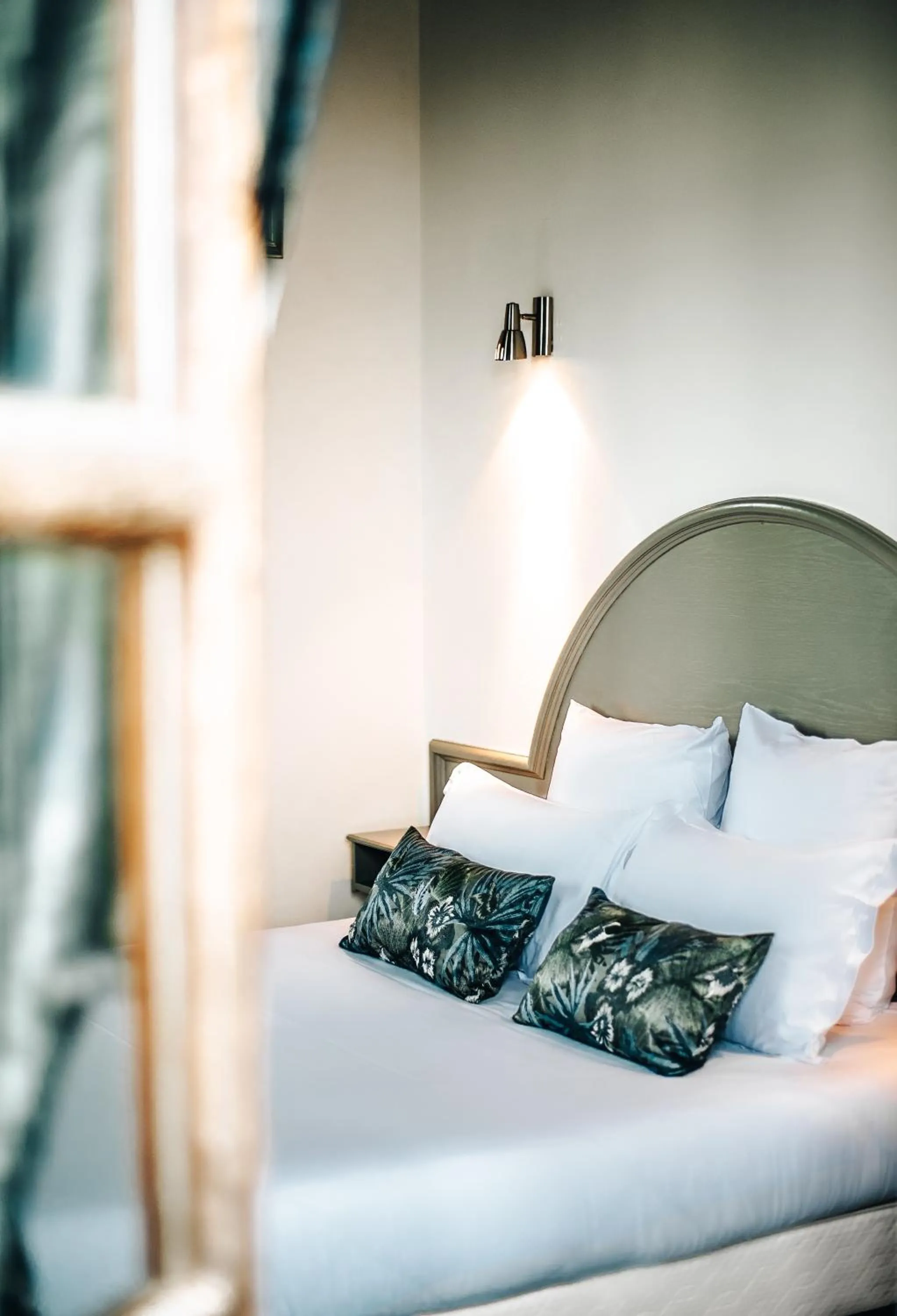 Bed in Hôtel La Tour des Anglais