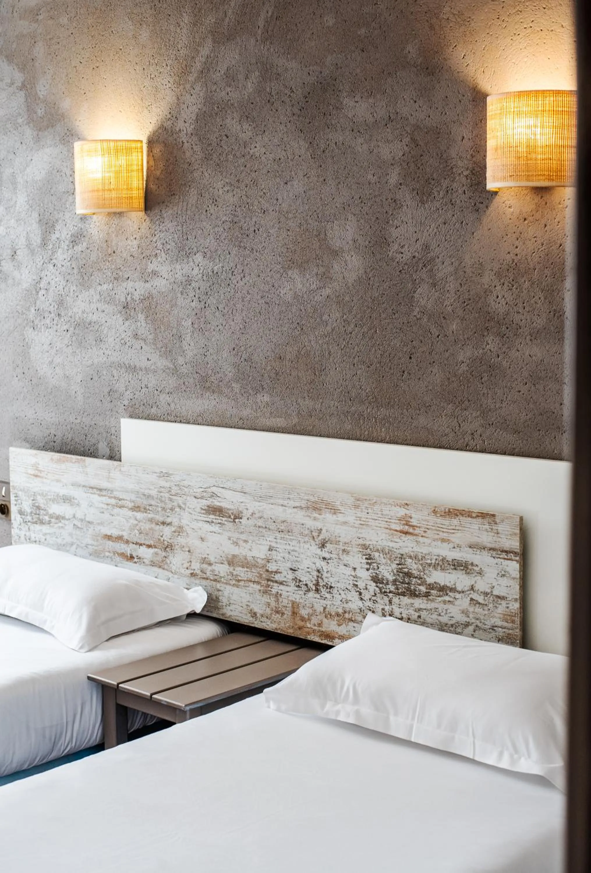 Bed in Hôtel La Tour des Anglais