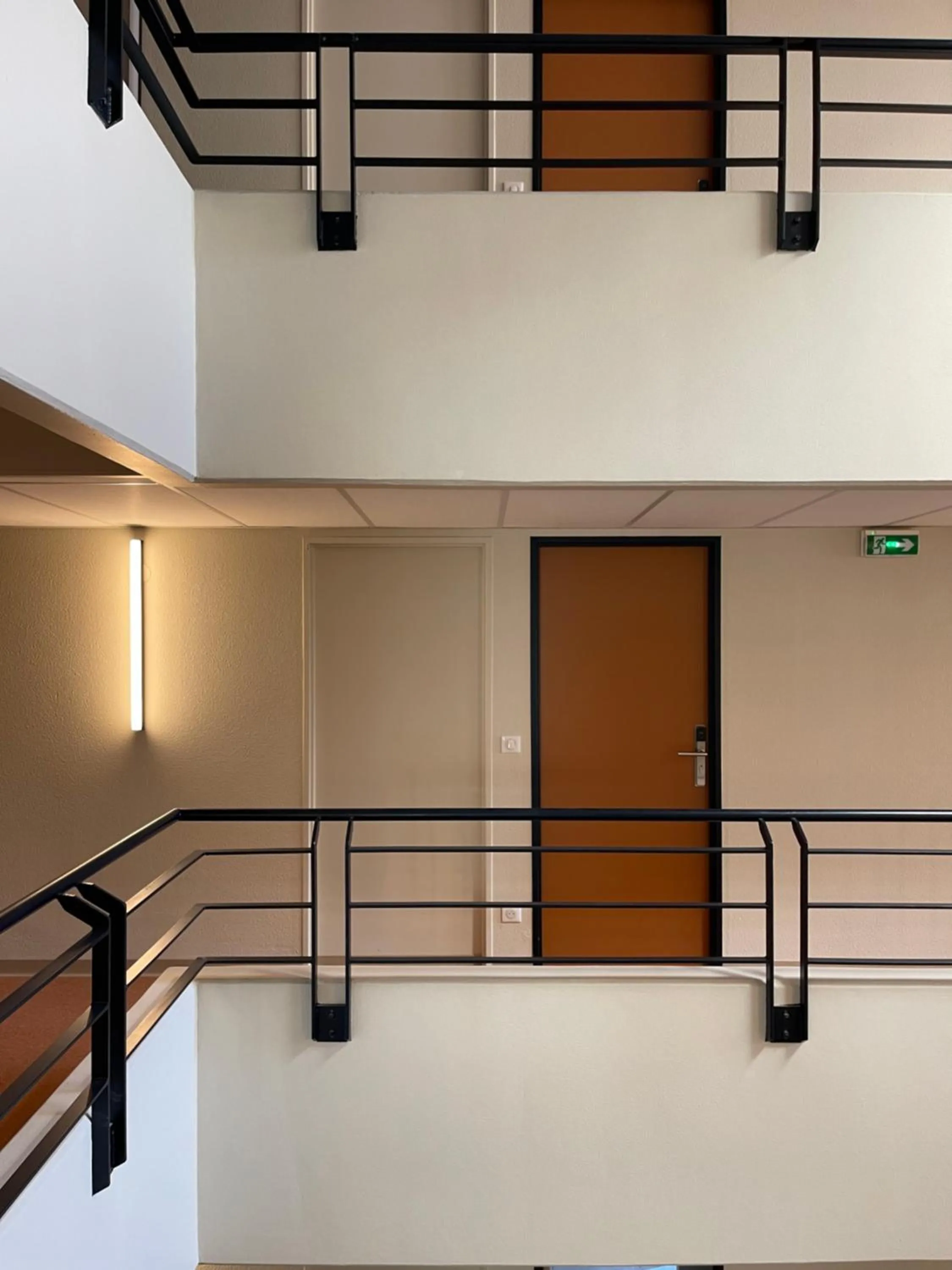 Inner courtyard view, Floor Plan in Kyriad Hotel Cannes Mandelieu