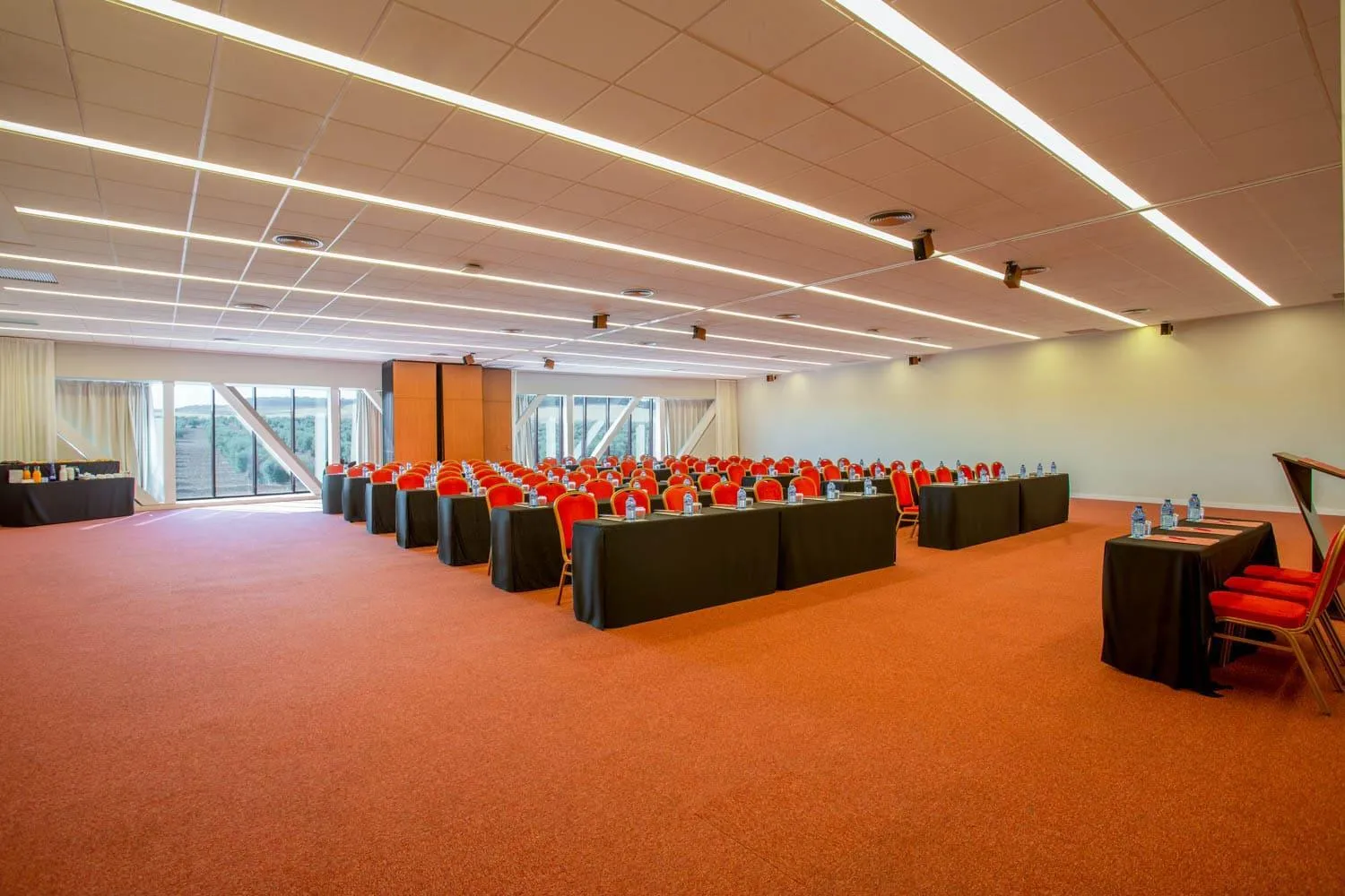 Business facilities in Exe Layos Golf