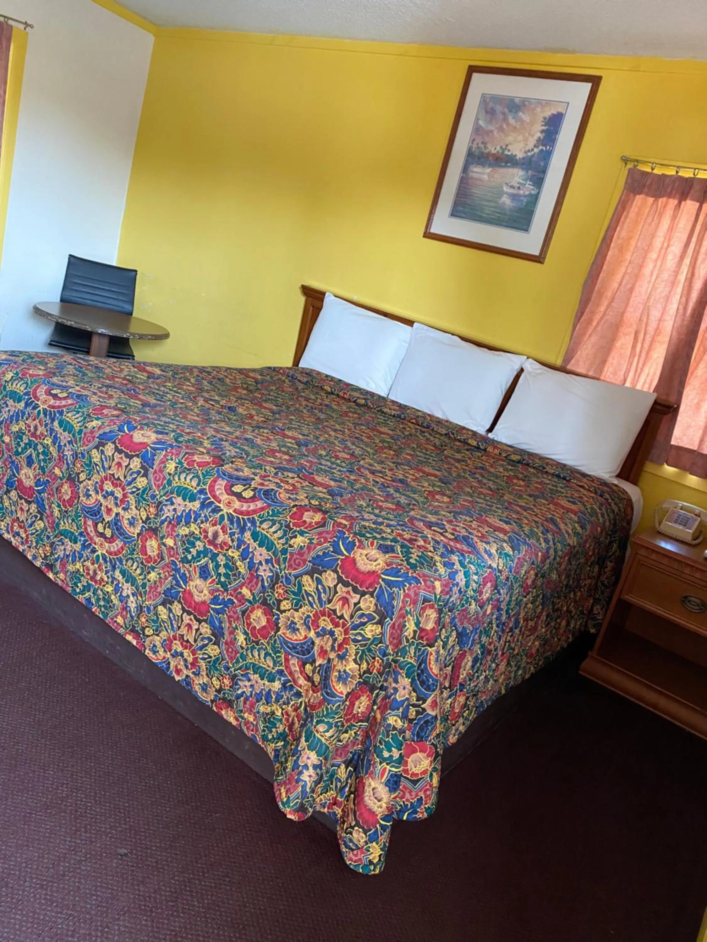 Bed in Madill Inn