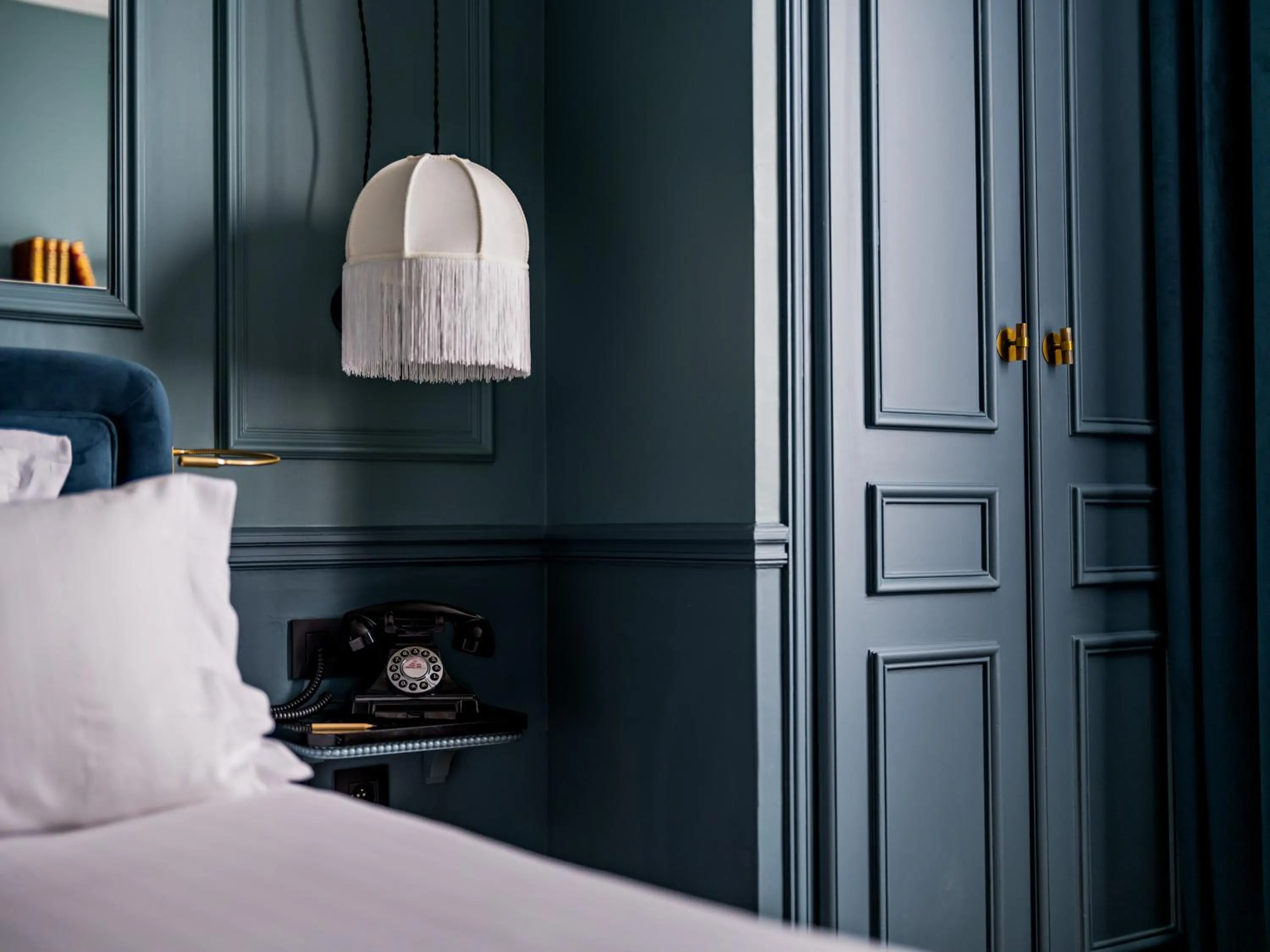 Bed in Hotel Duquesne Eiffel