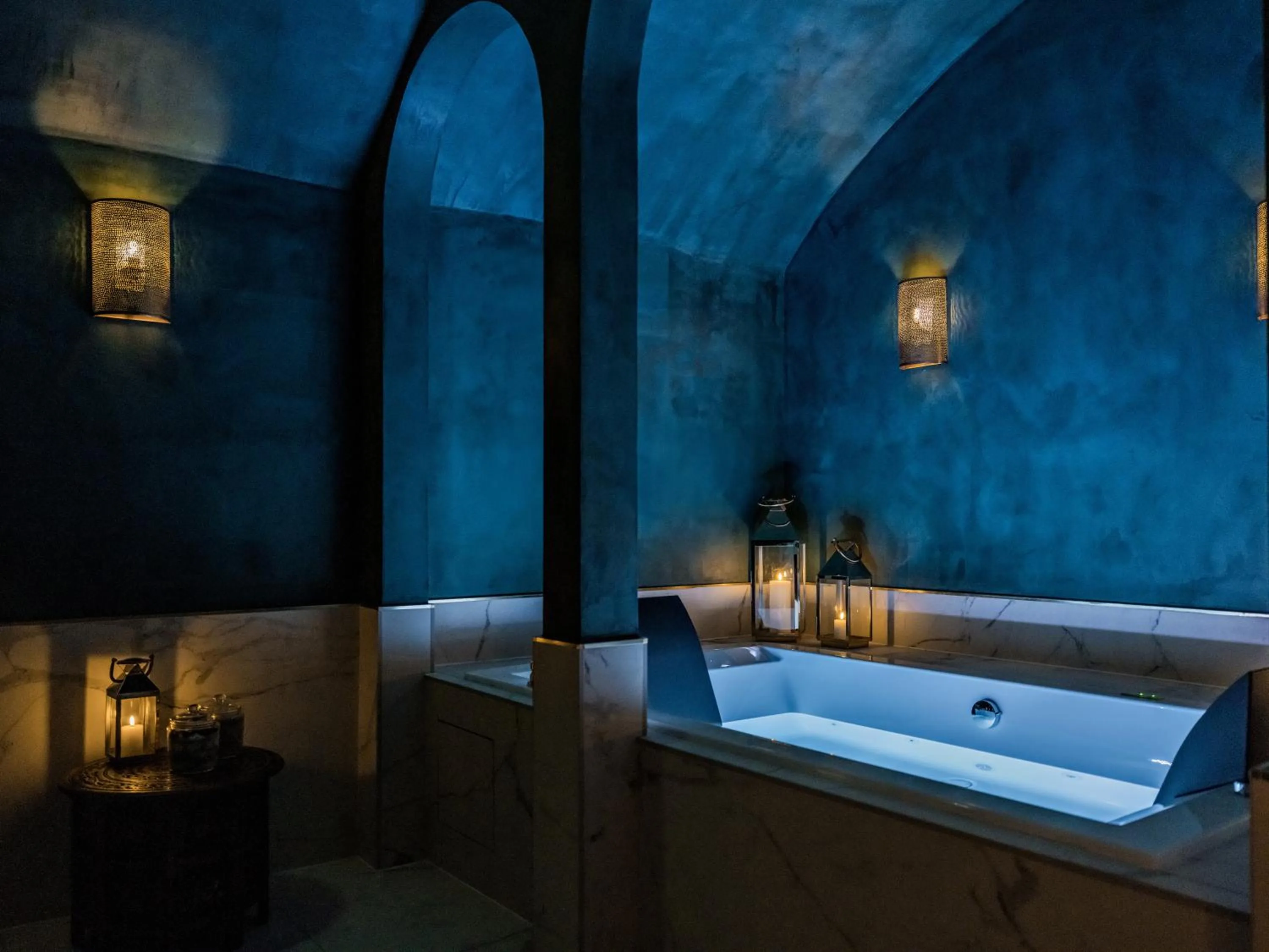 Hot Tub in Hotel Duquesne Eiffel