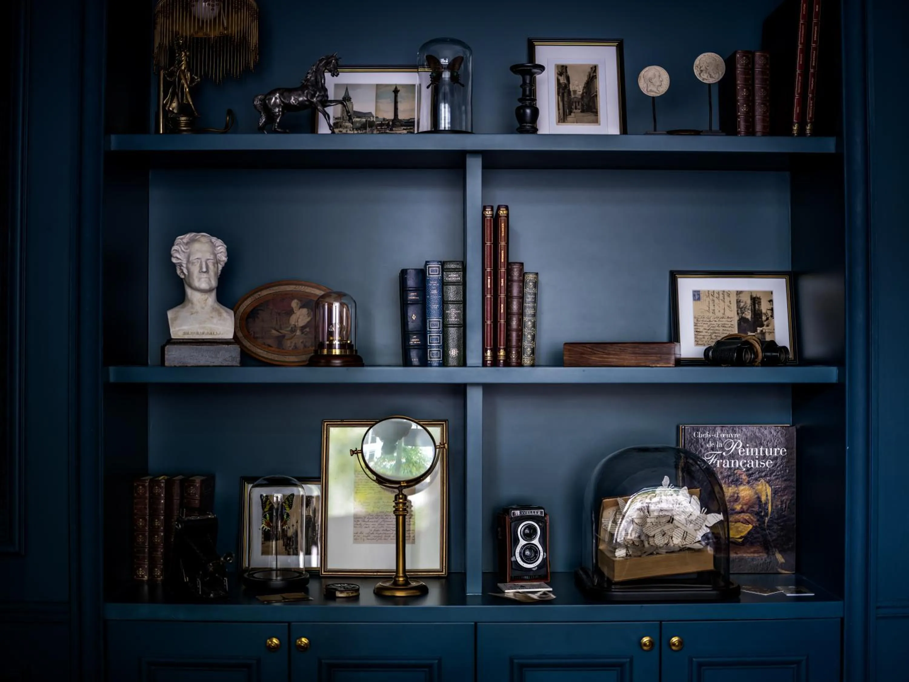Decorative detail in Hotel Duquesne Eiffel