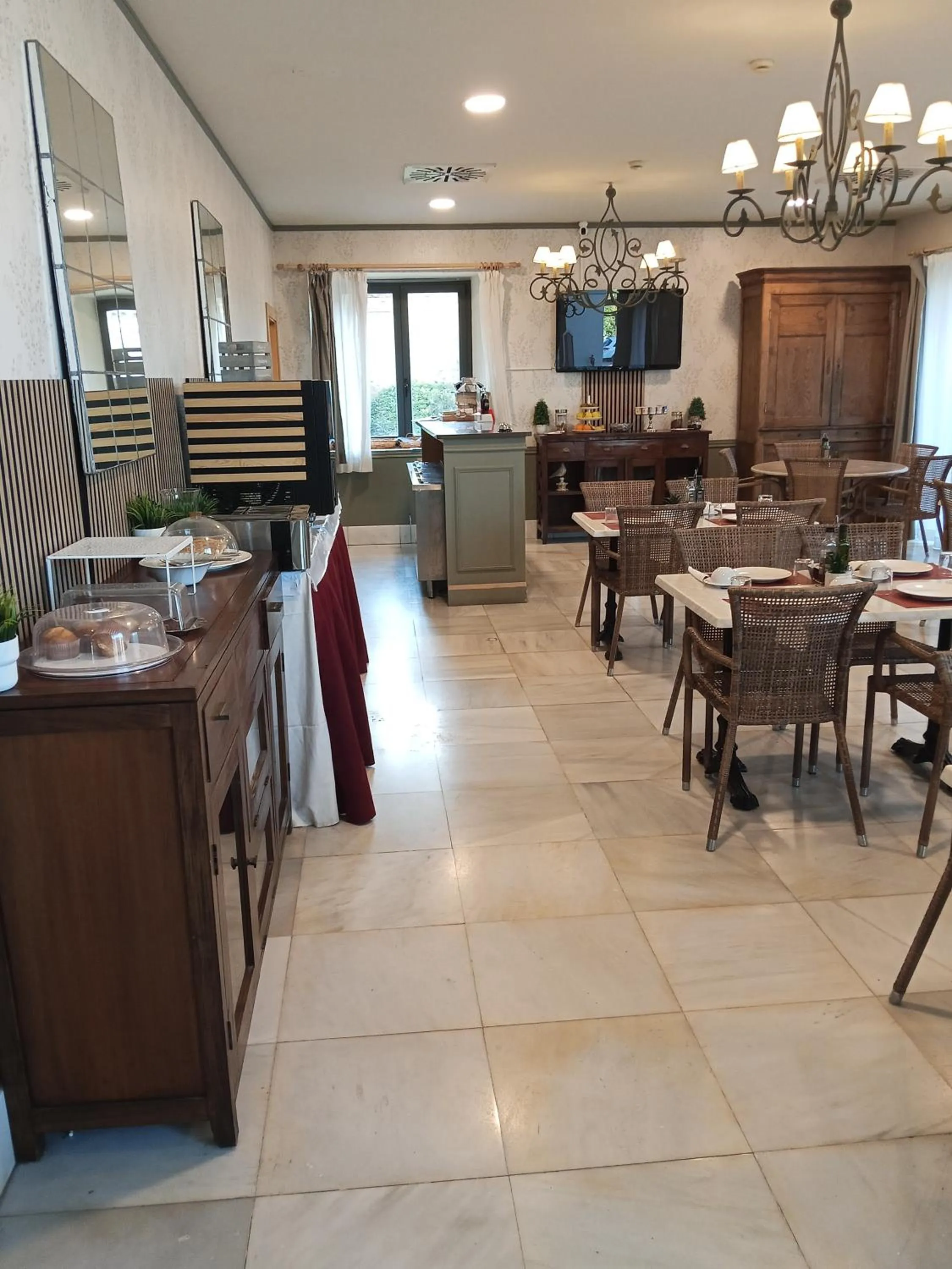 Restaurant/places to eat in Hotel VillaMarcilla