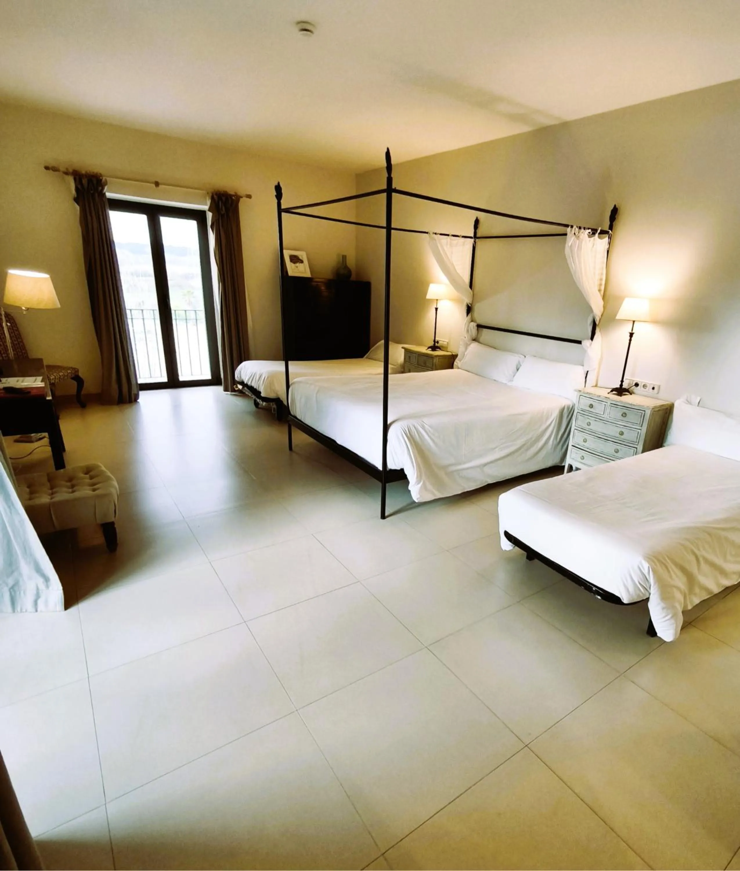 Bed in Hotel VillaMarcilla