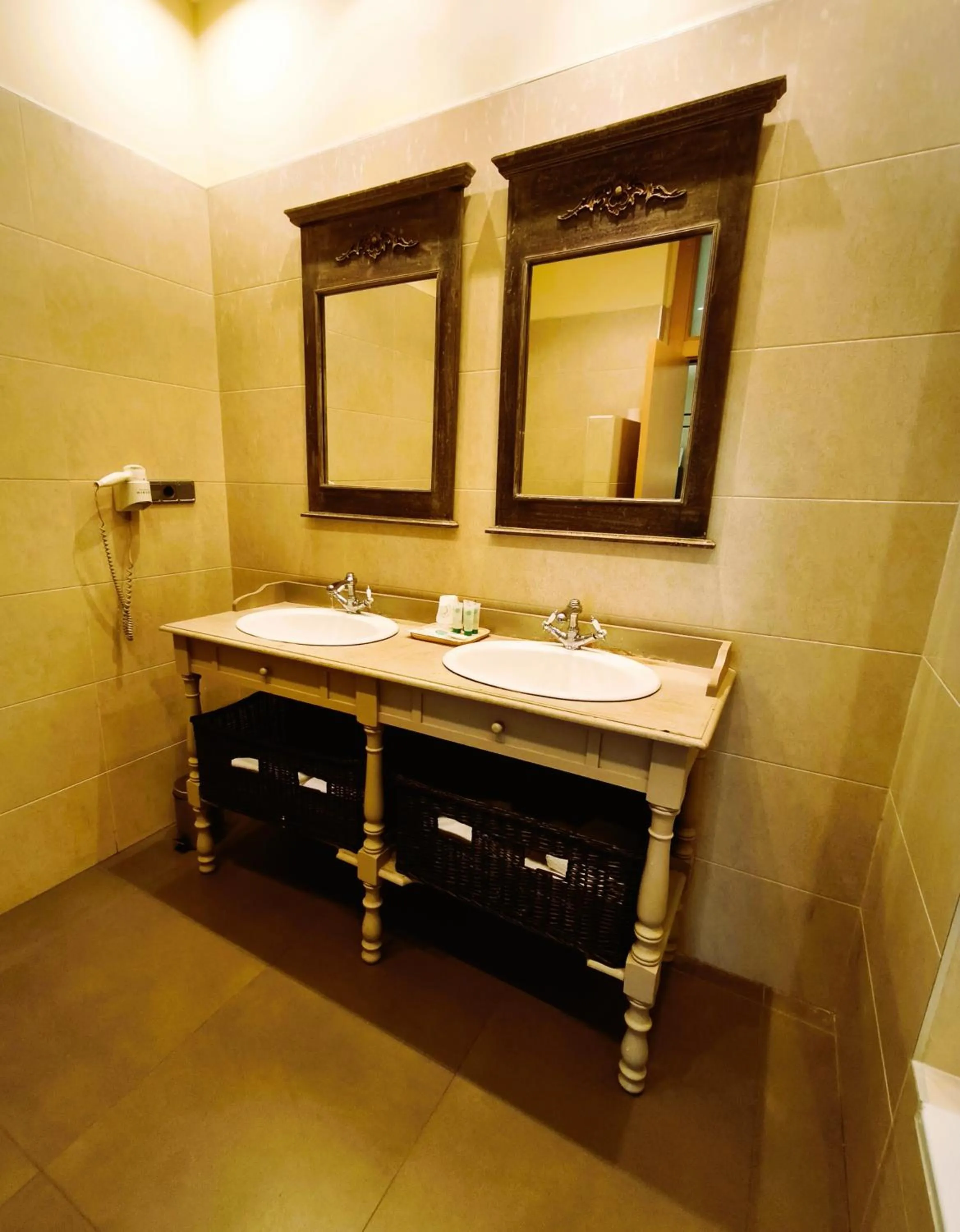 Bathroom in Hotel VillaMarcilla