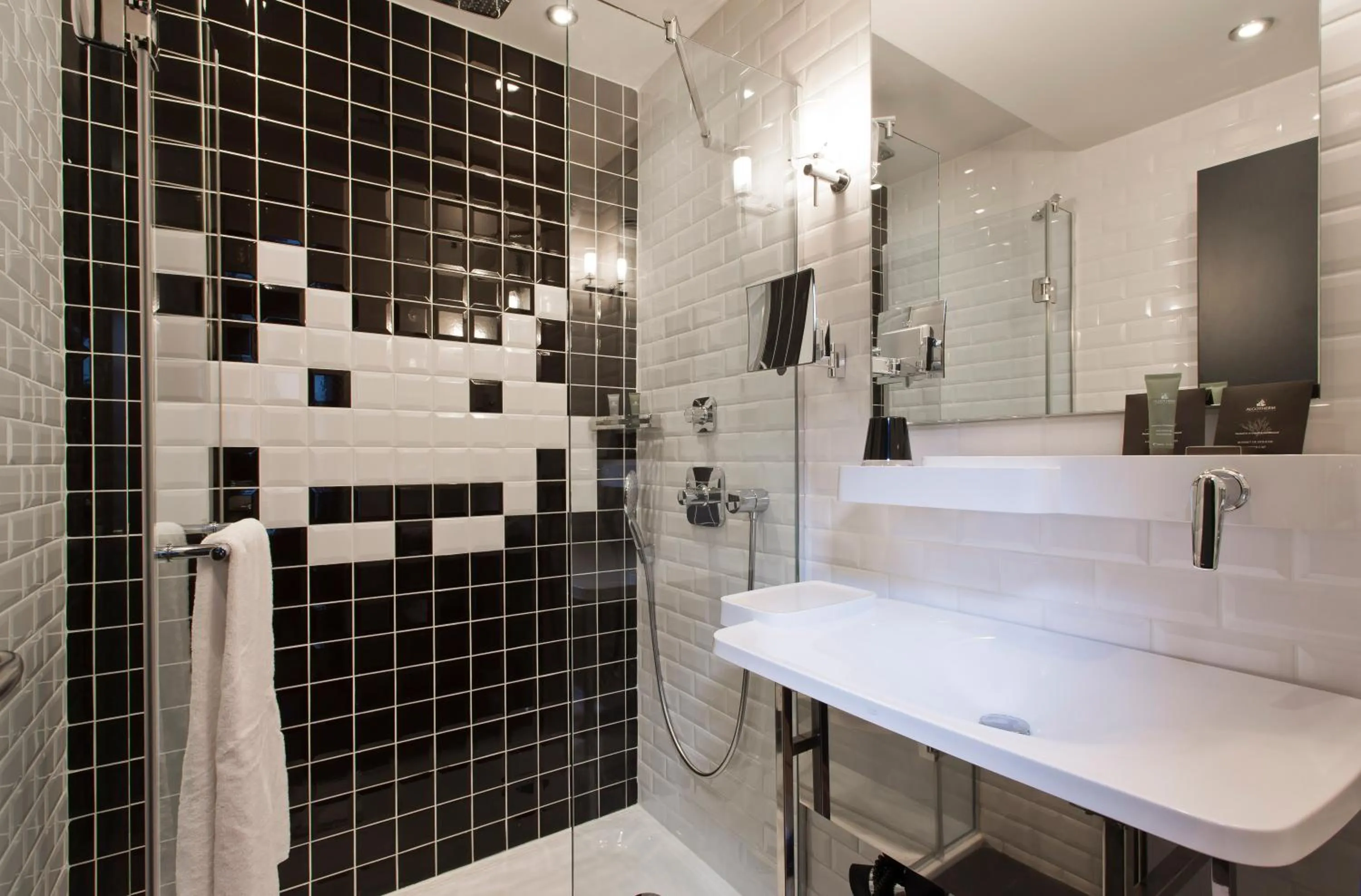 Bathroom in Hotel Atmospheres