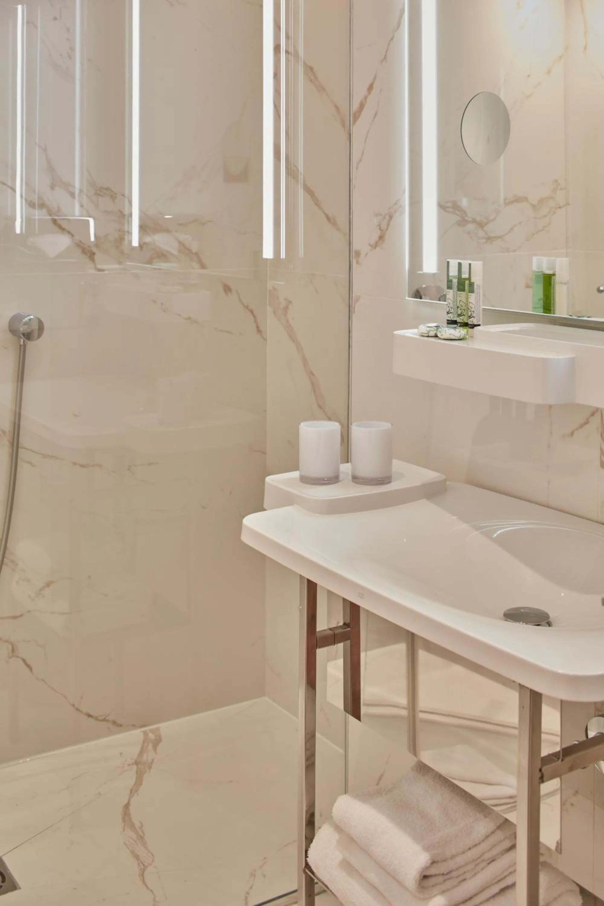 Bathroom in Hotel Atmospheres