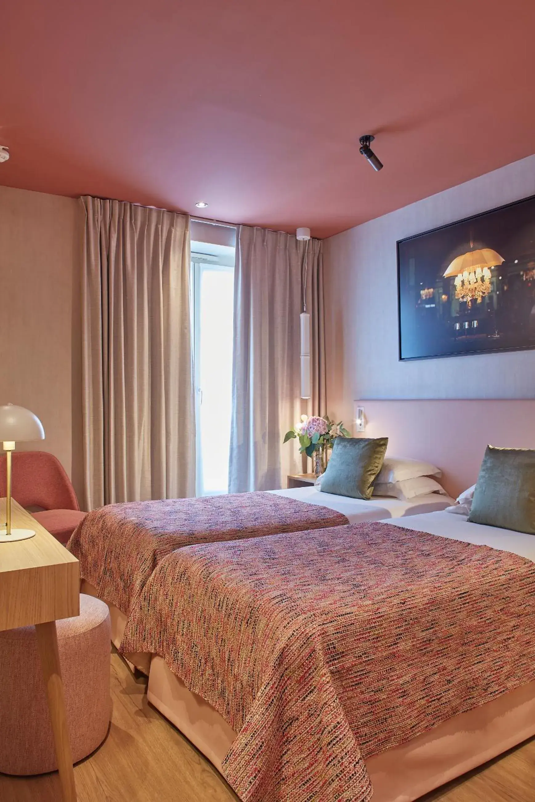 Classic Twin Room in Hotel Atmospheres Classic Twin Room in Hotel Atmospheres