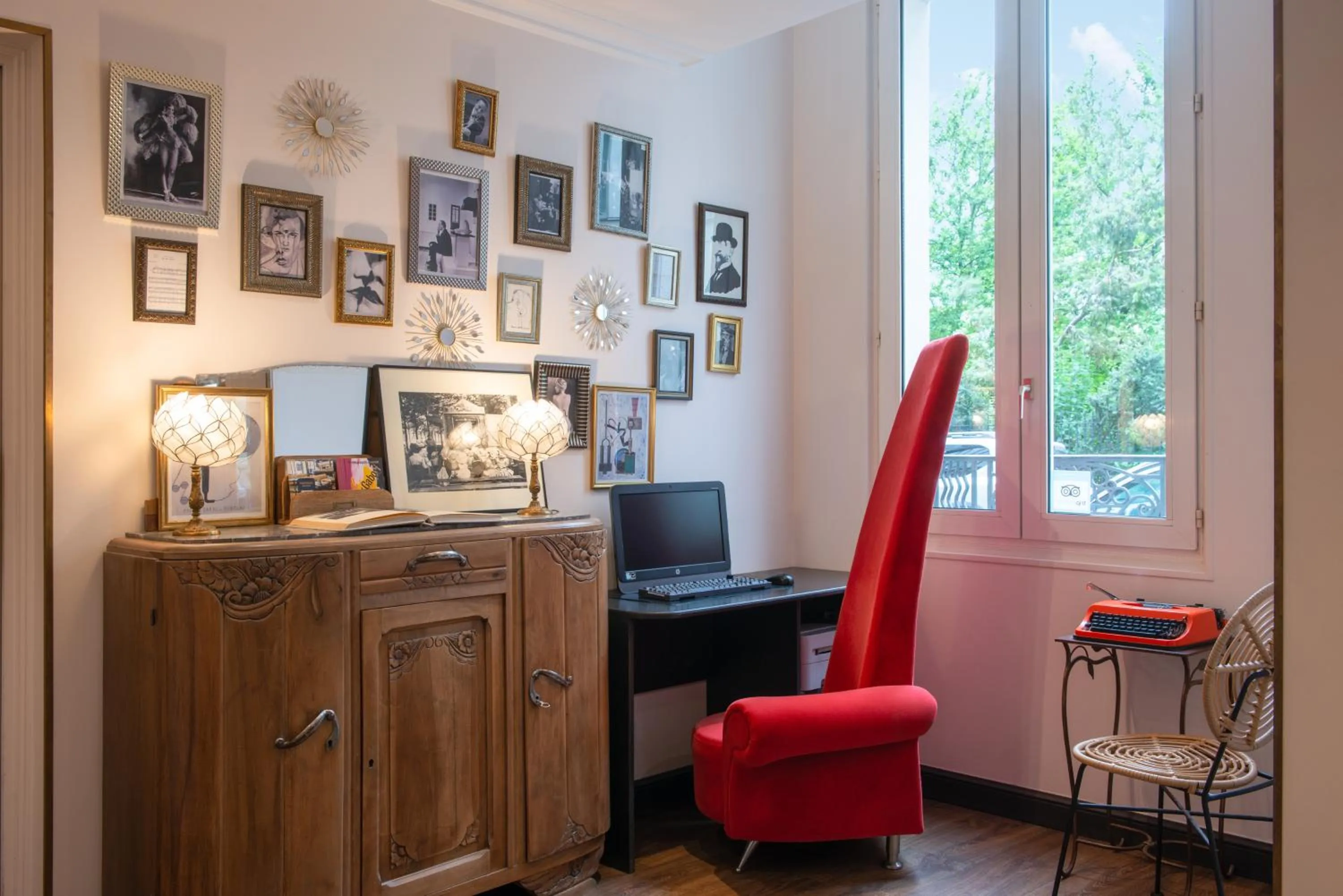 Seating area in Hôtel Istria by Magna Arbor