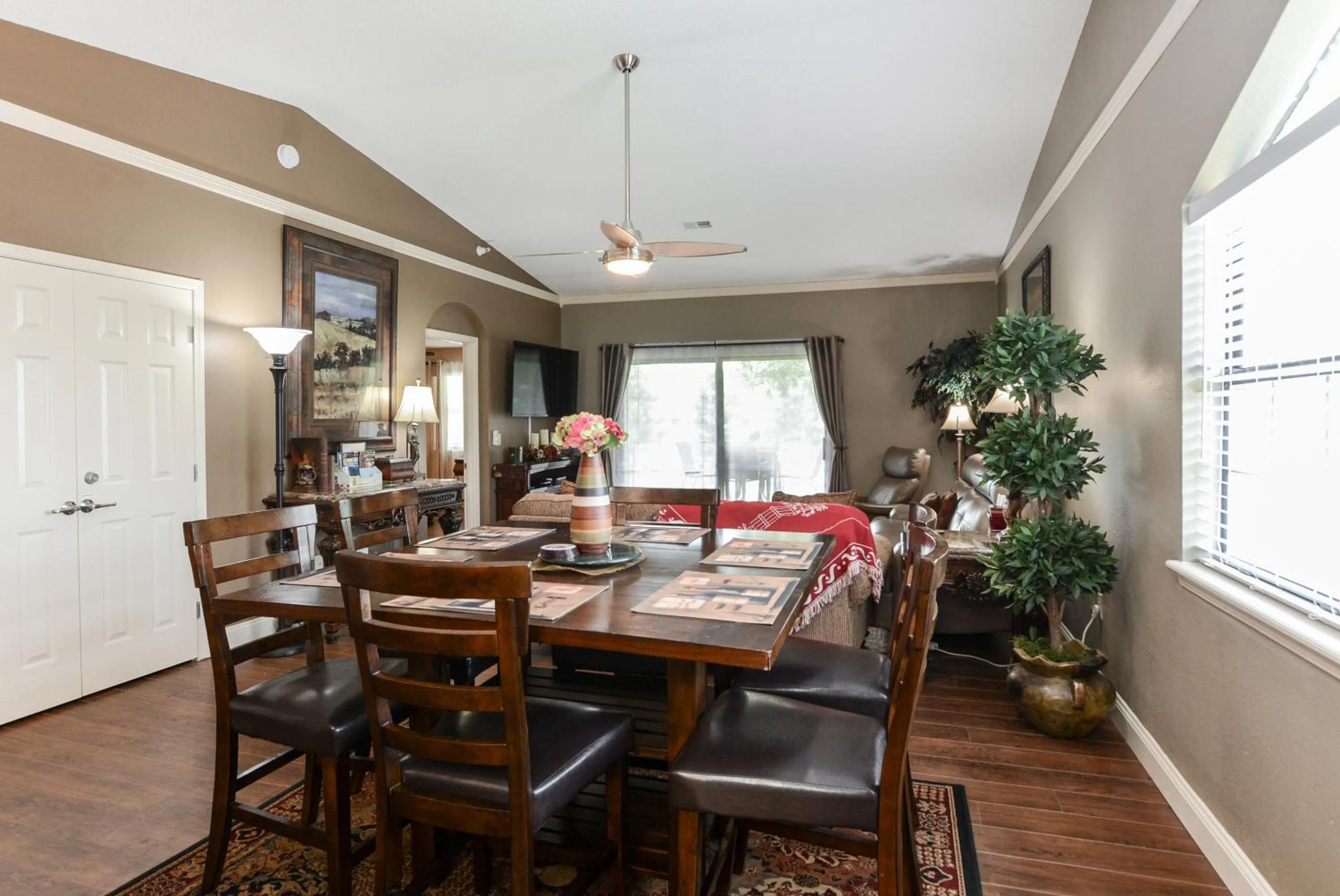 Luxury Condos at Thousand Hills - Heart of Branson - Beautifully remodeled - Spacious and Affordable