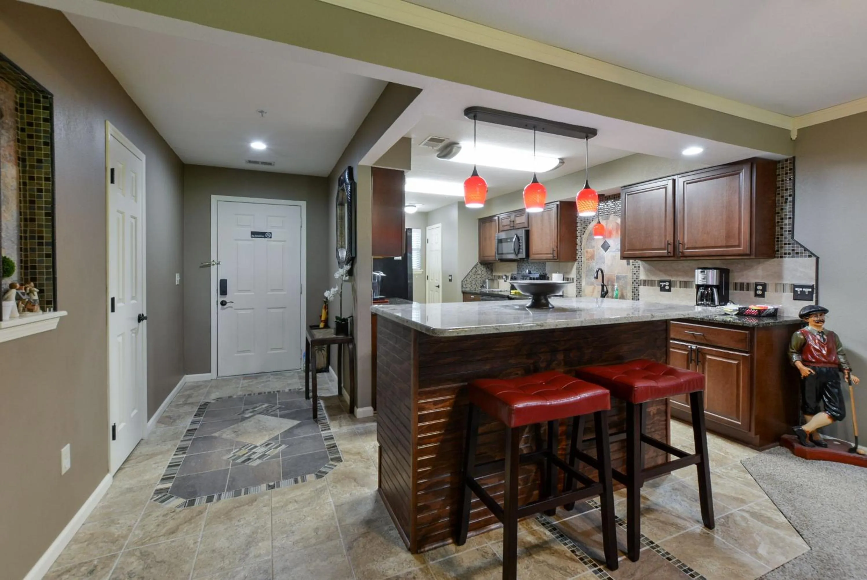 Luxury Condos at Thousand Hills - Heart of Branson - Beautifully remodeled - Spacious and Affordable