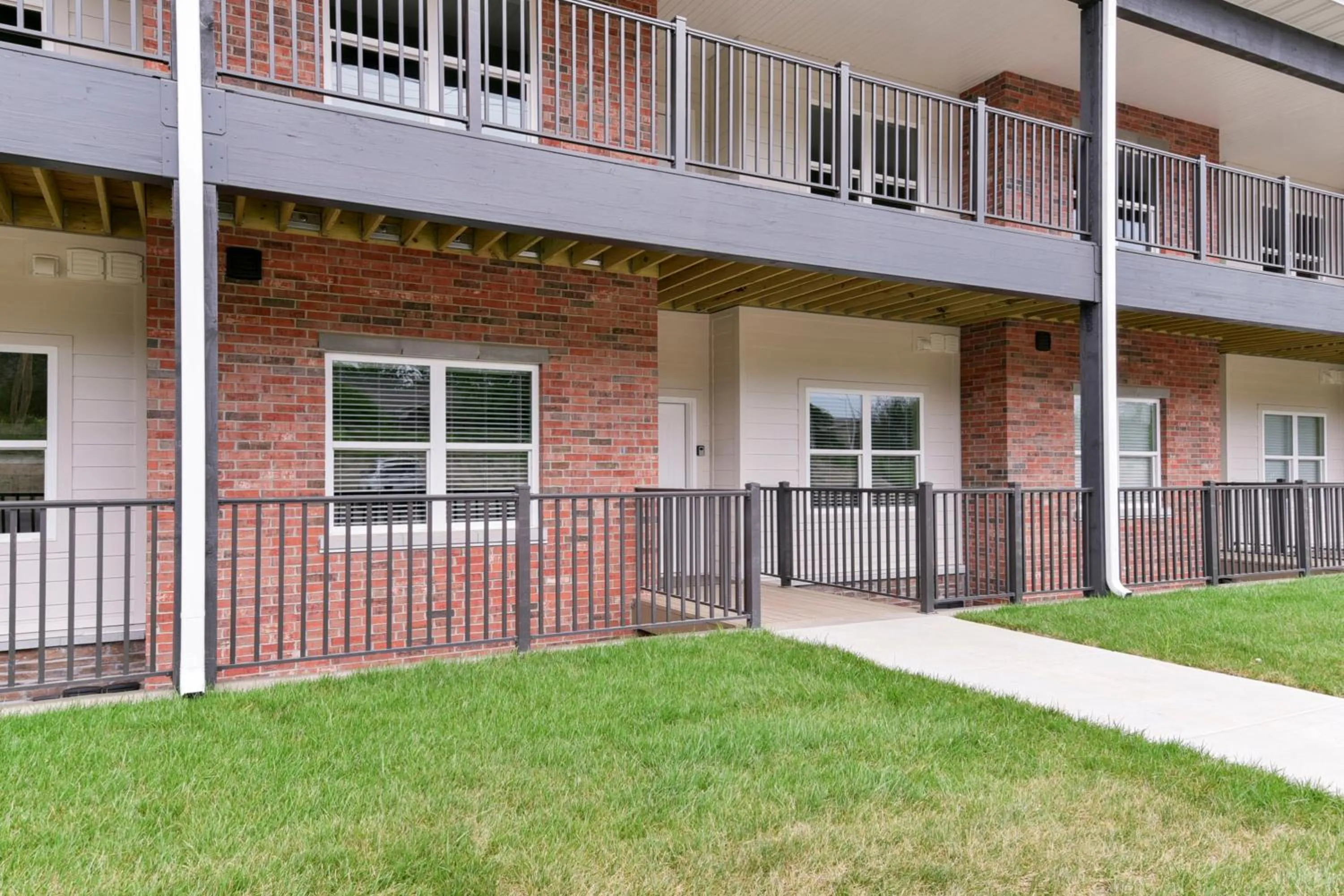 Luxury Condos at Thousand Hills - Heart of Branson - Beautifully remodeled - Spacious and Affordable