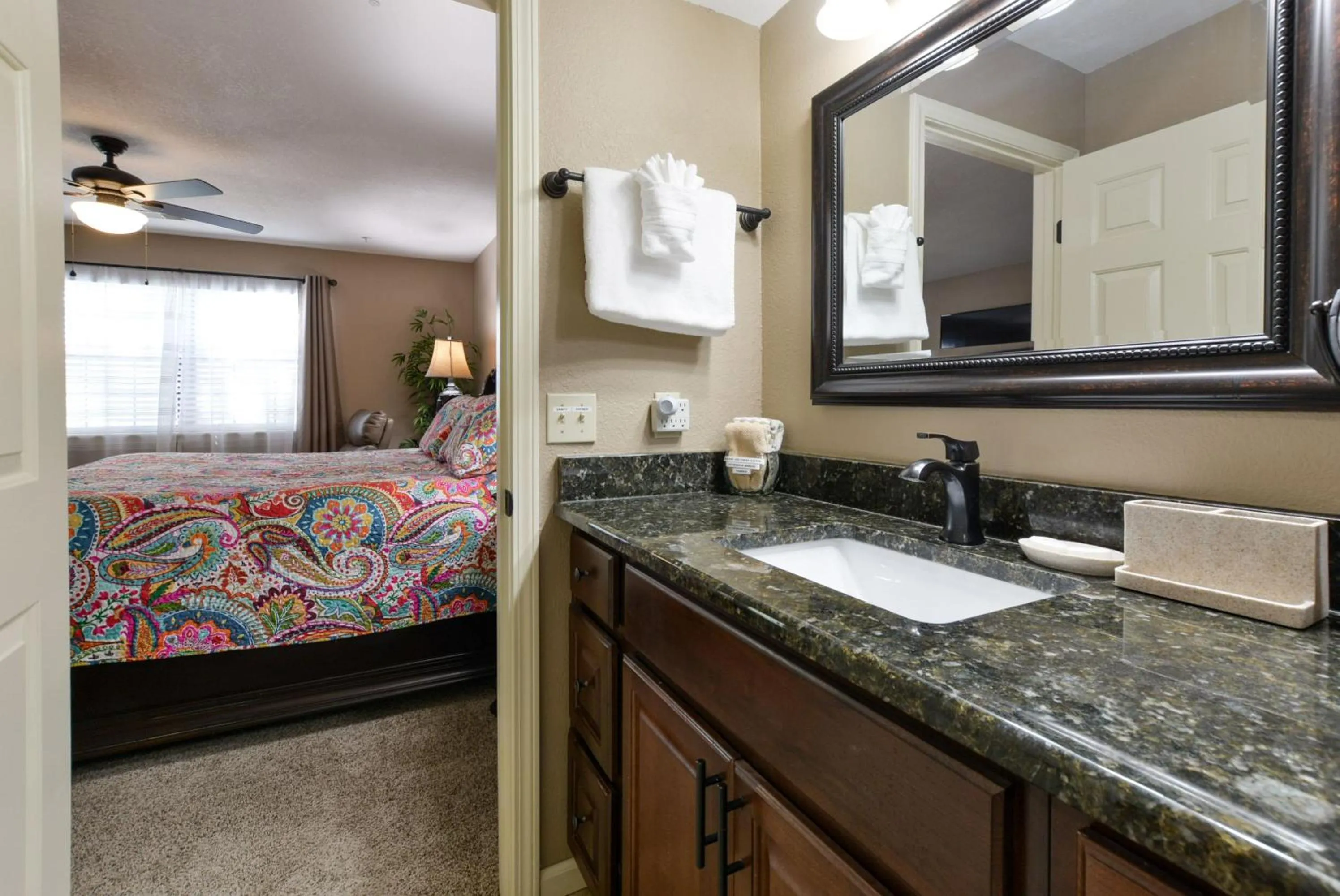 Bed in Luxury Condos at Thousand Hills - Heart of Branson - Beautifully remodeled - Spacious and Affordable