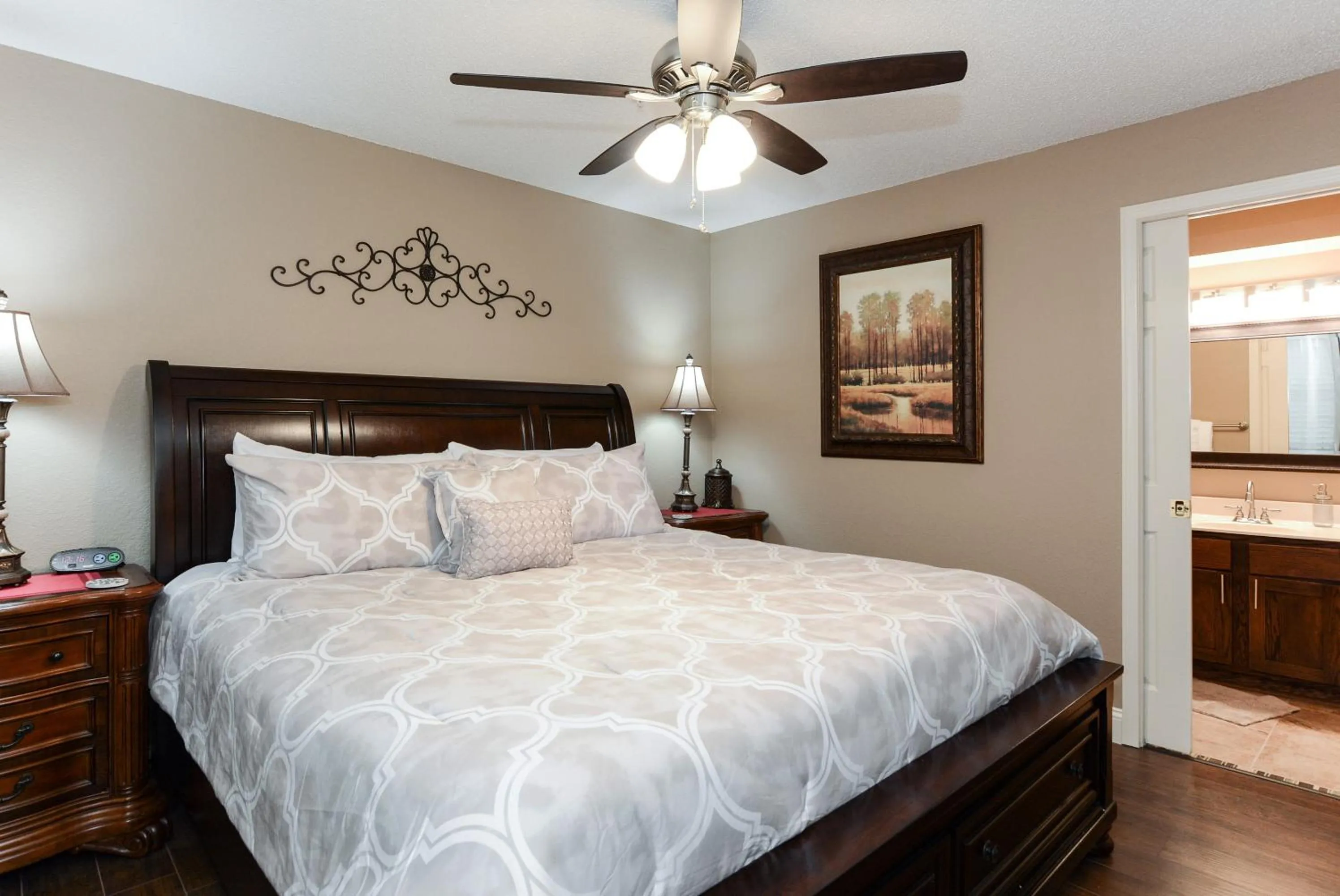 Bed in Luxury Condos at Thousand Hills - Heart of Branson - Beautifully remodeled - Spacious and Affordable