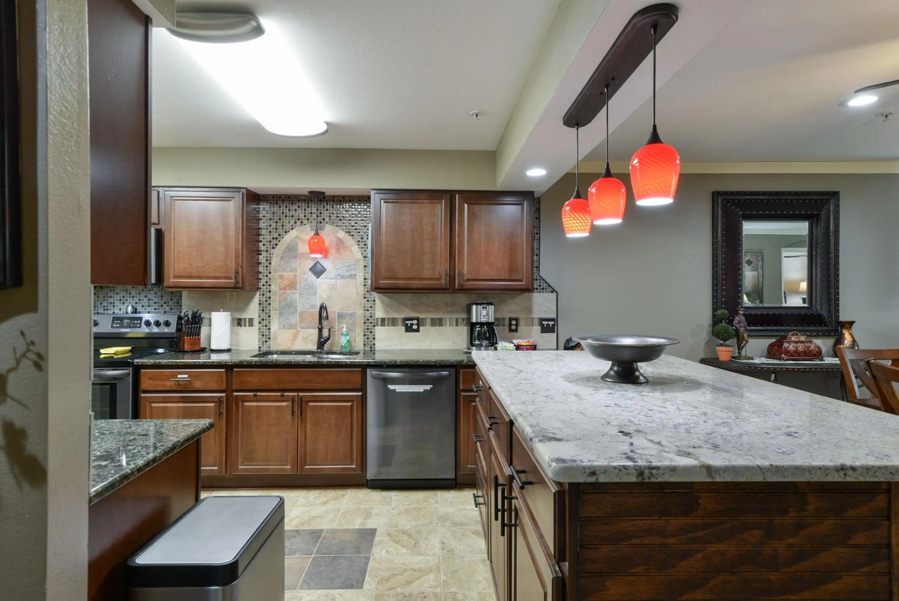 Luxury Condos at Thousand Hills - Heart of Branson - Beautifully remodeled - Spacious and Affordable