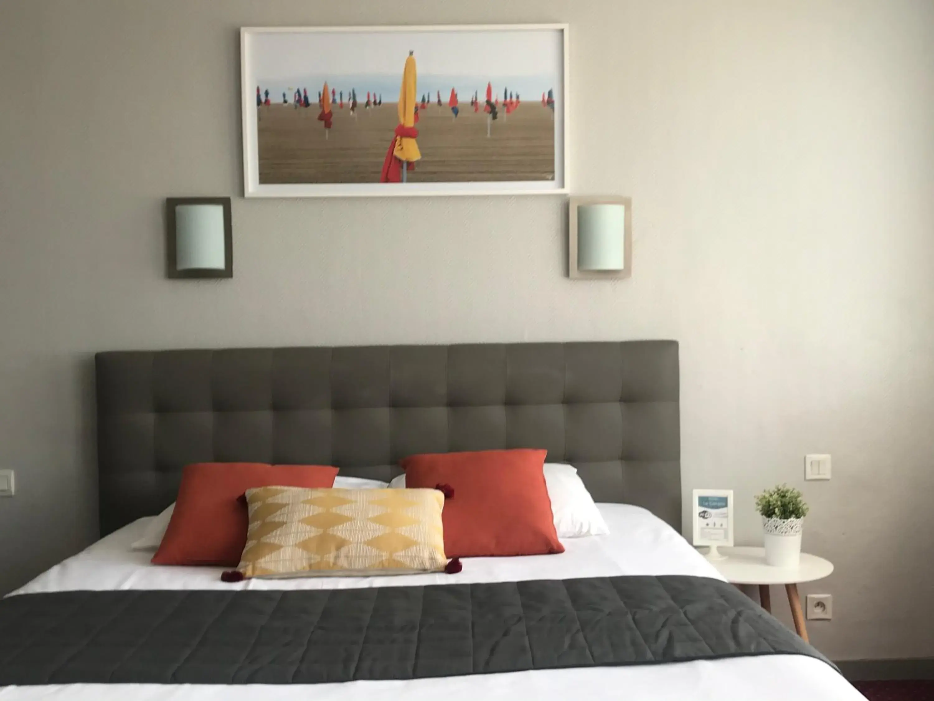 Comfort Double Room in Le Canada Comfort Double Room in Le Canada