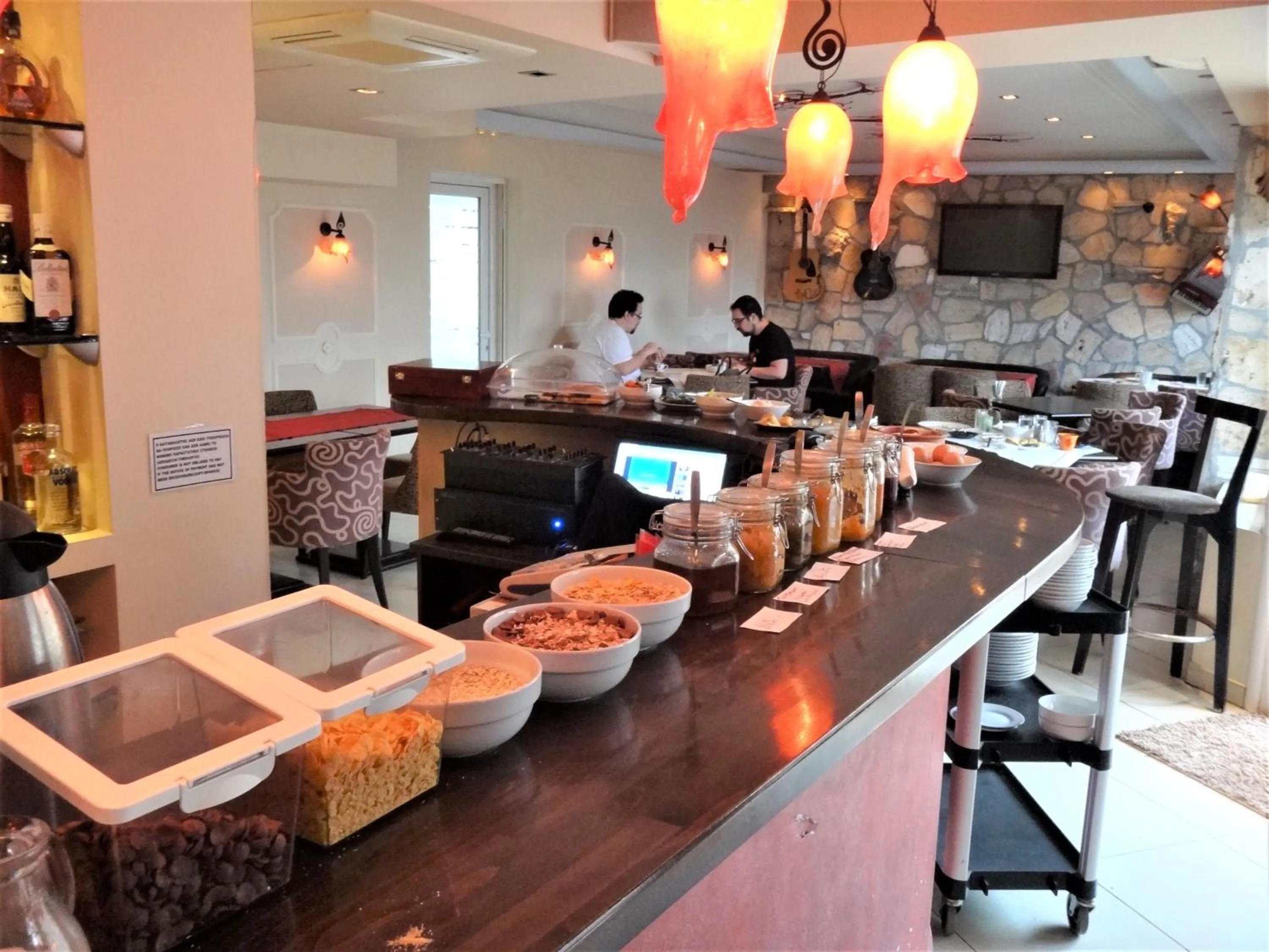 Breakfast in Skourtaniotis spa rooms