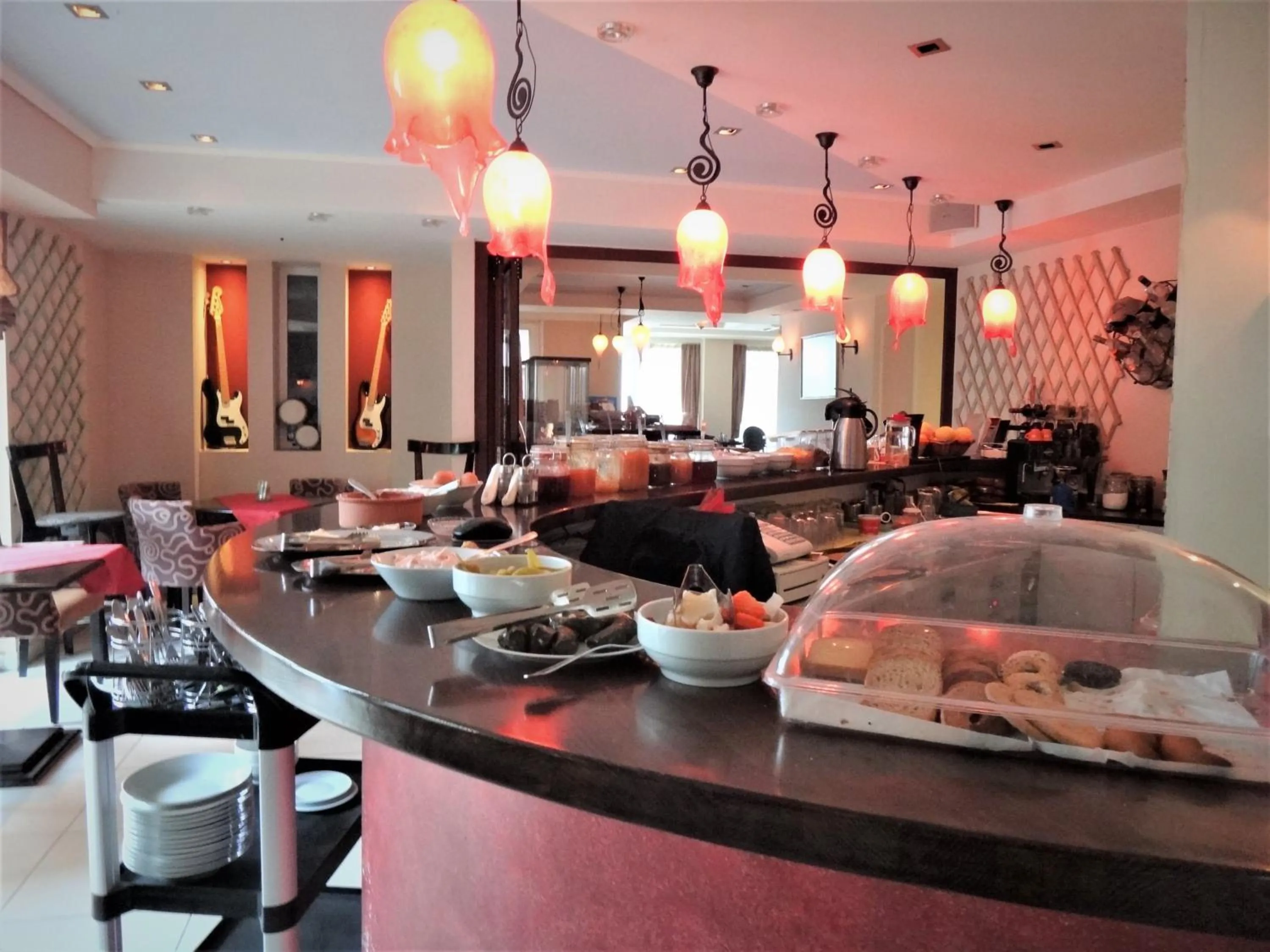 Buffet breakfast in Skourtaniotis spa rooms