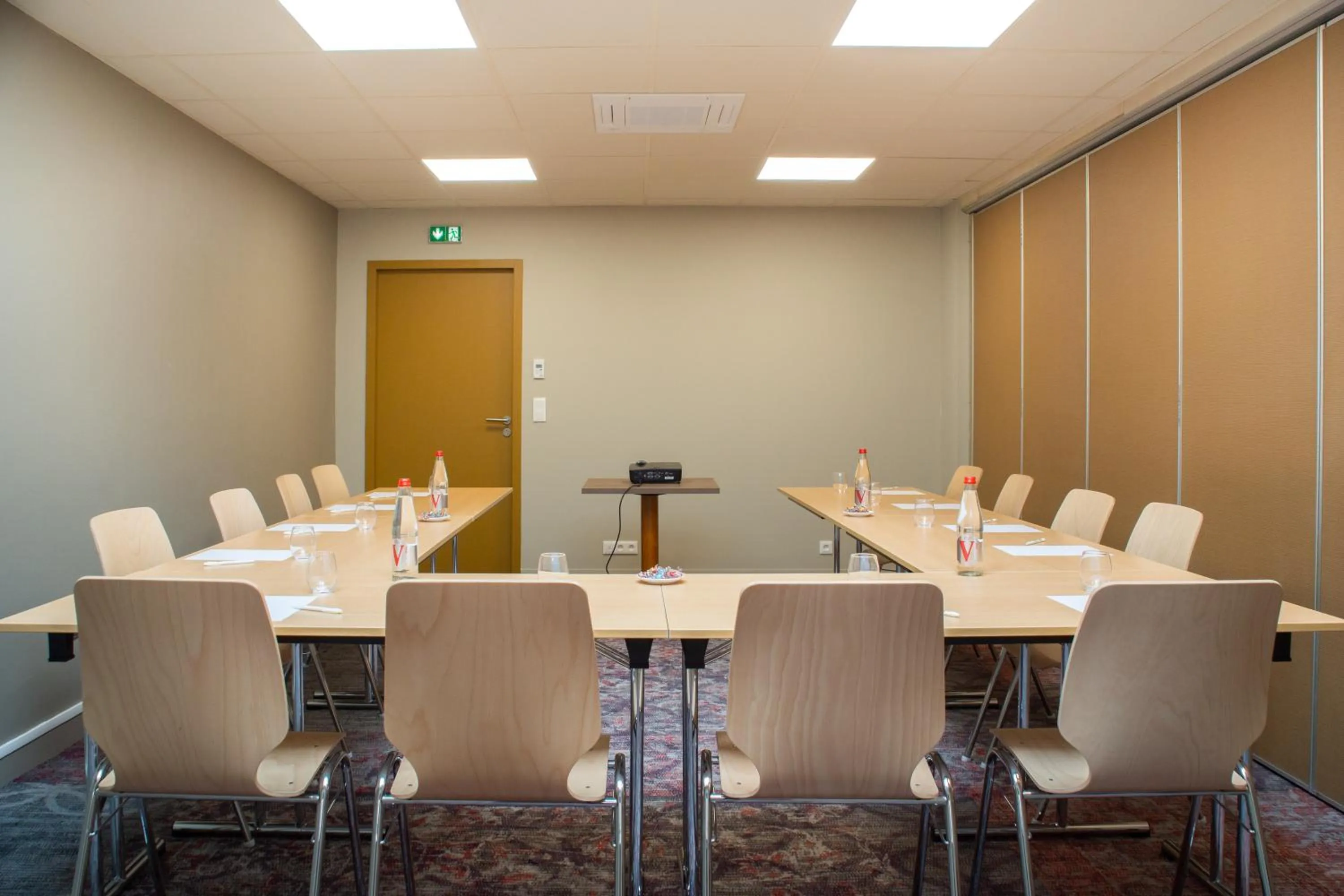 Meeting/conference room in Brit Hotel Caen Nord - Mémorial
