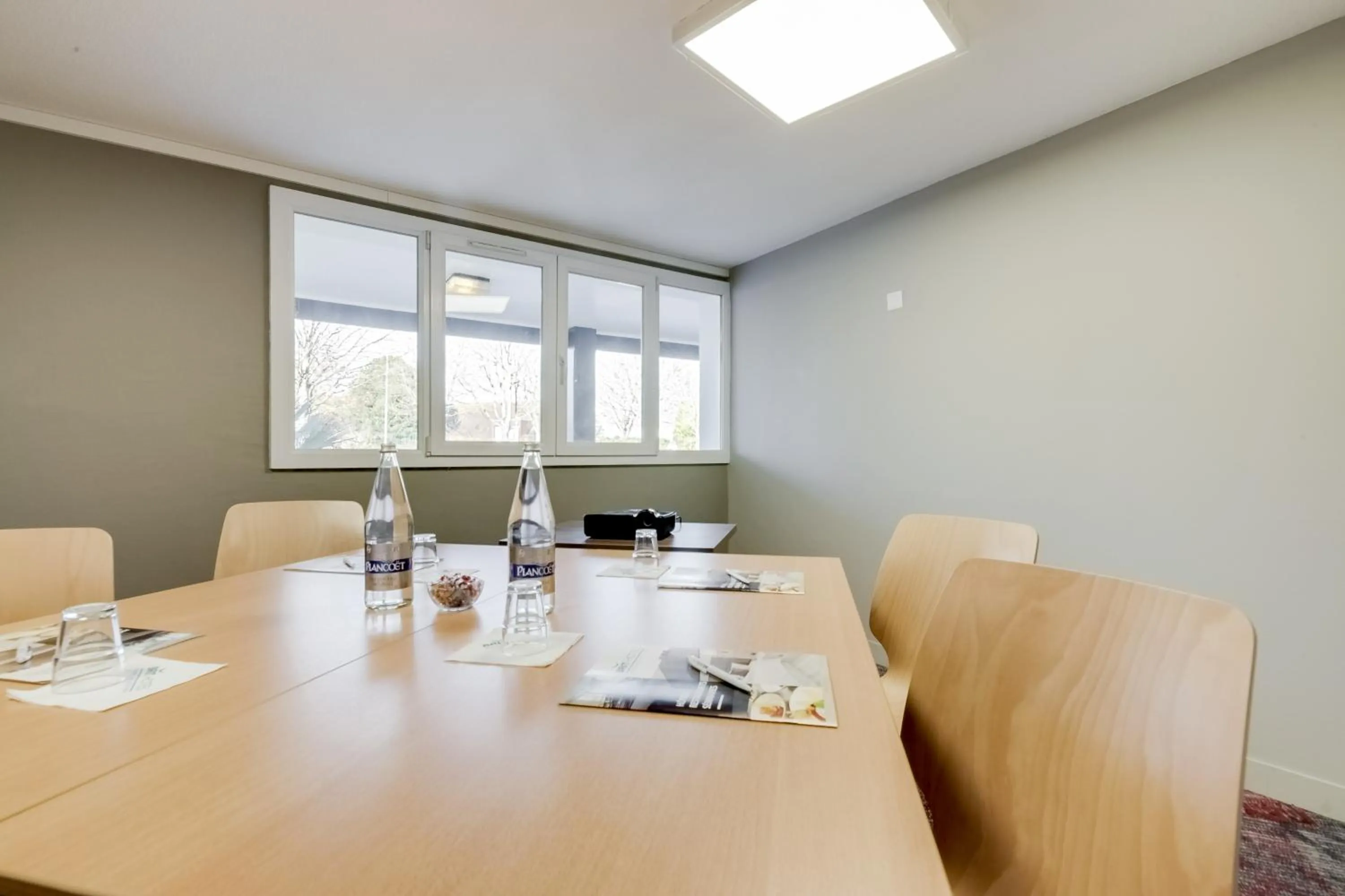 Seating area in Brit Hotel Caen Nord - Mémorial