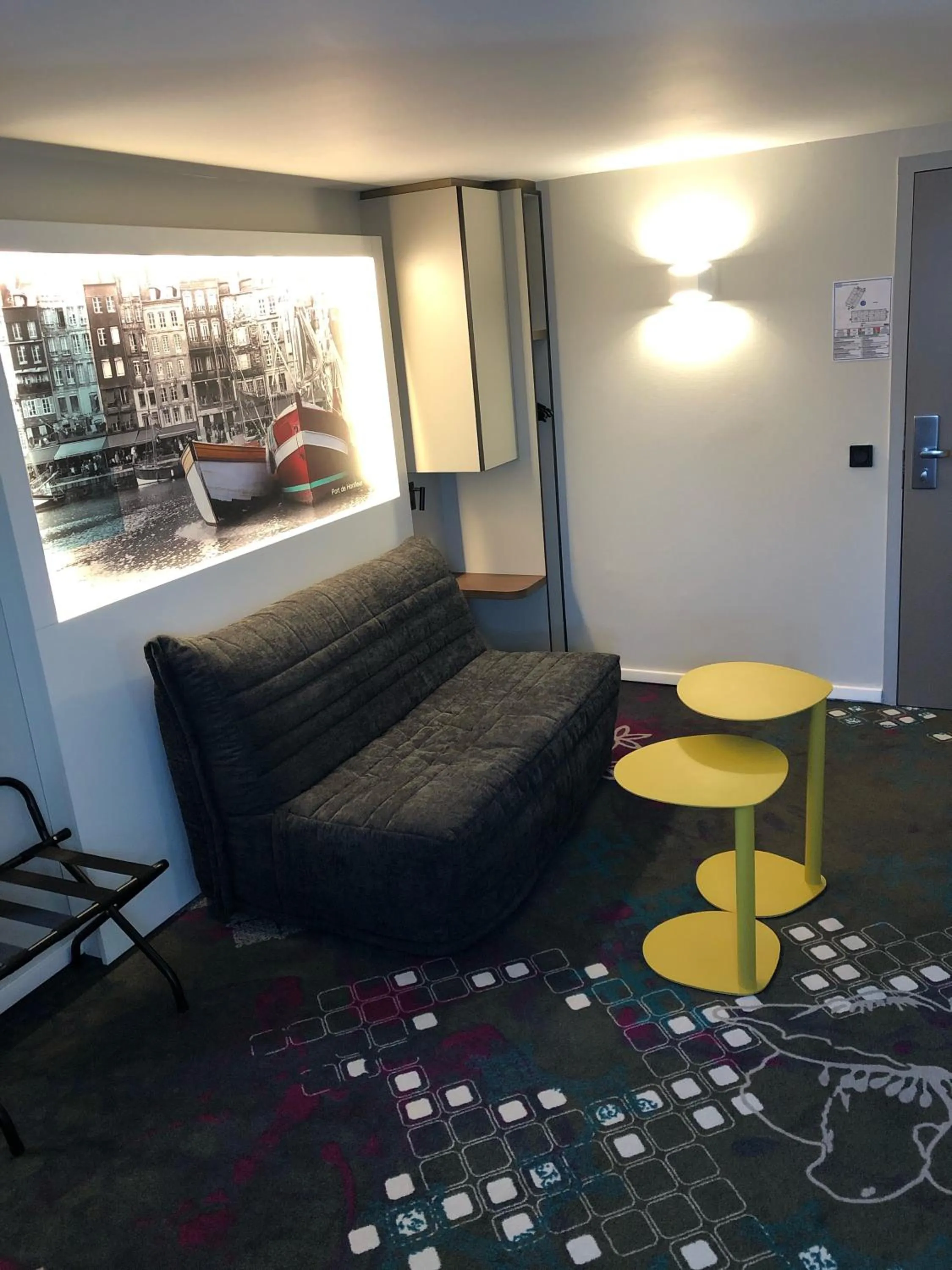 Seating area in Brit Hotel Caen Nord - Mémorial