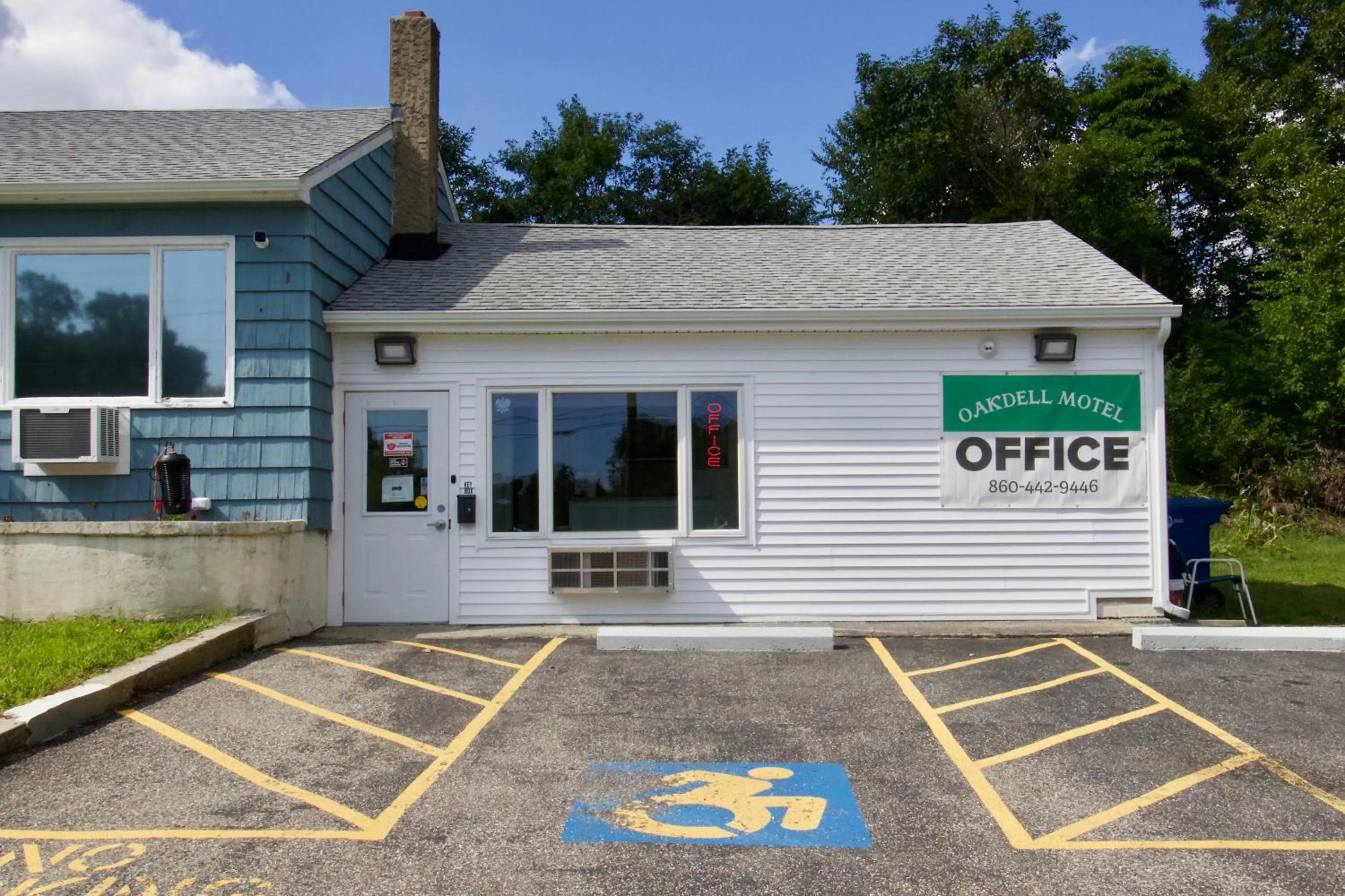 Property building in Oakdell Motel WATERFORD CT