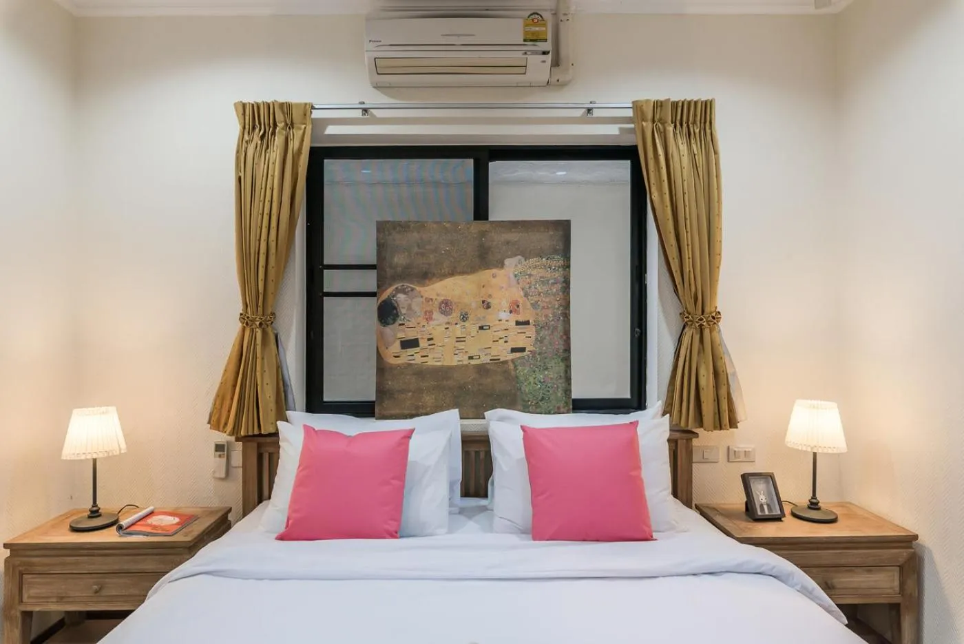 Bedroom, Bed in AnB poolvilla 2BR with private beach in pratamnak