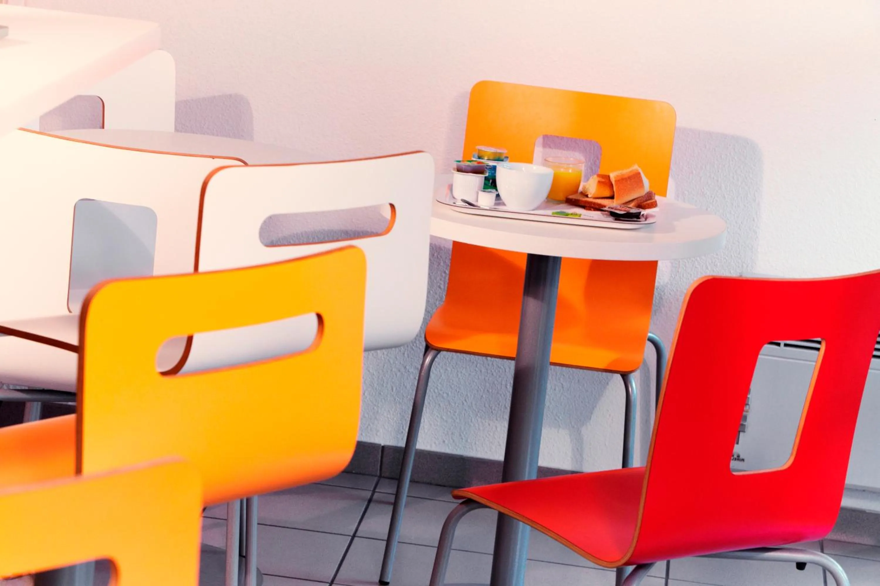 Restaurant/places to eat in Premiere Classe Creil - Villers Saint Paul