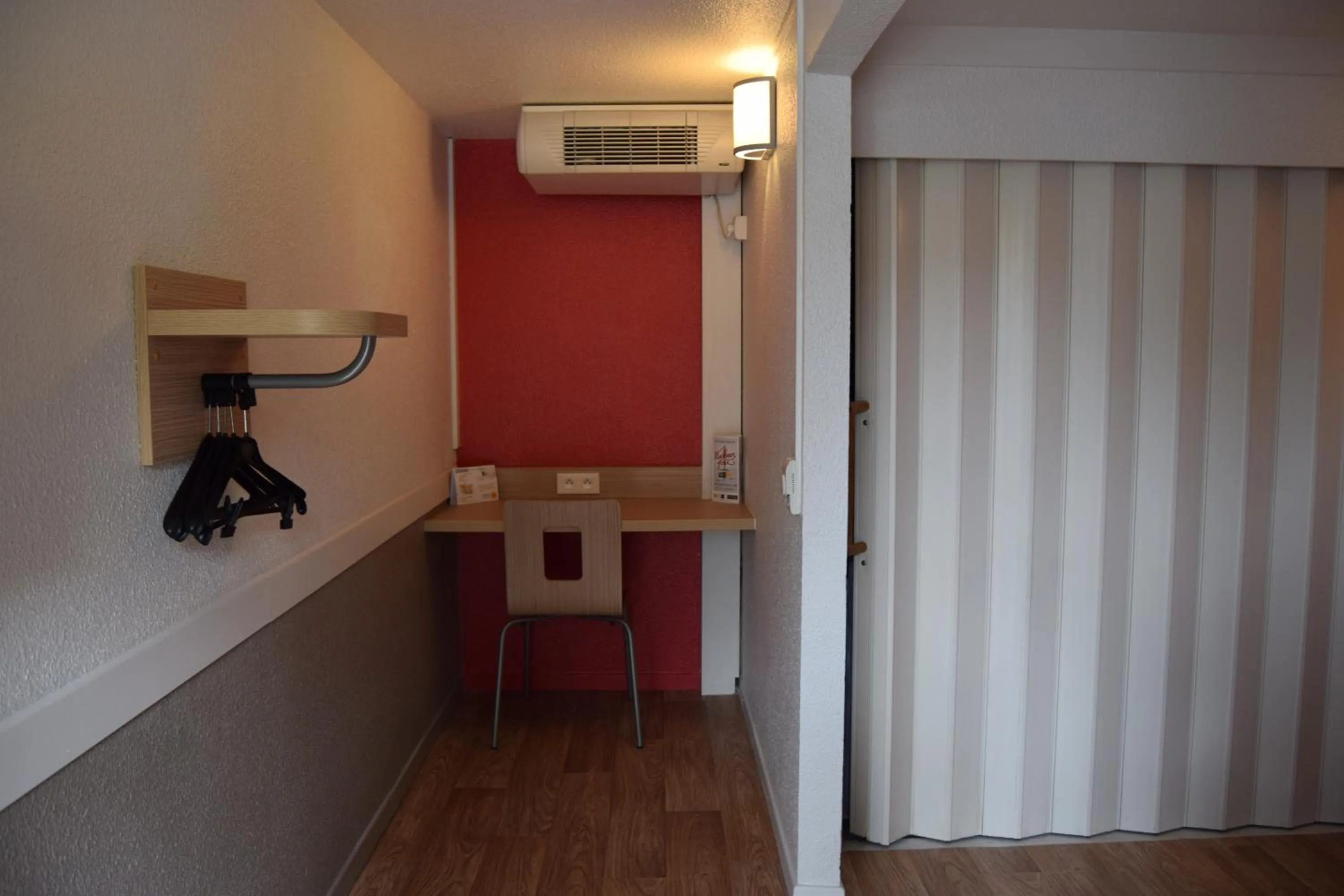 Seating area in Premiere Classe Creil - Villers Saint Paul