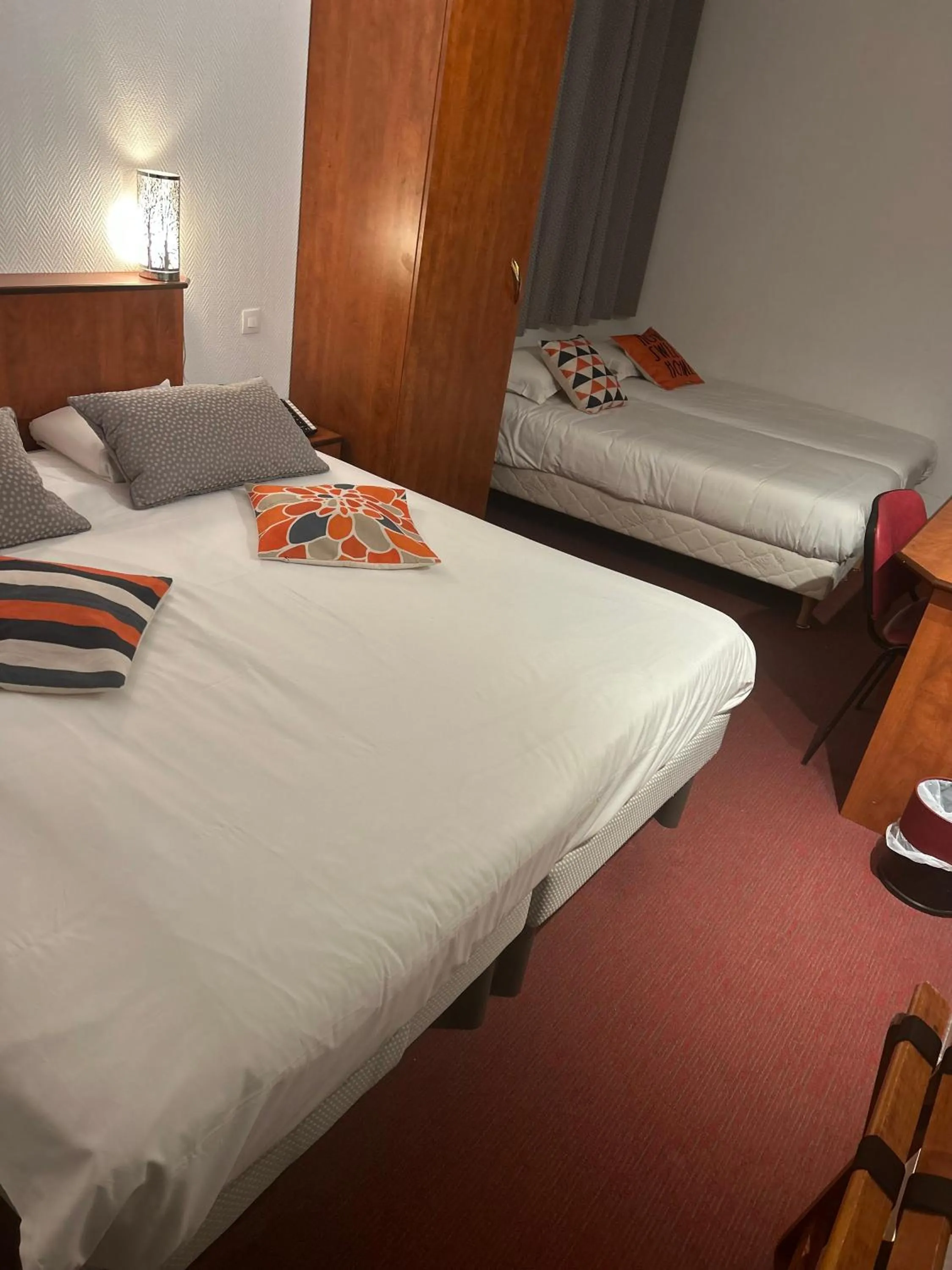 Bed in Contact Hotel Utah Beach Carentan