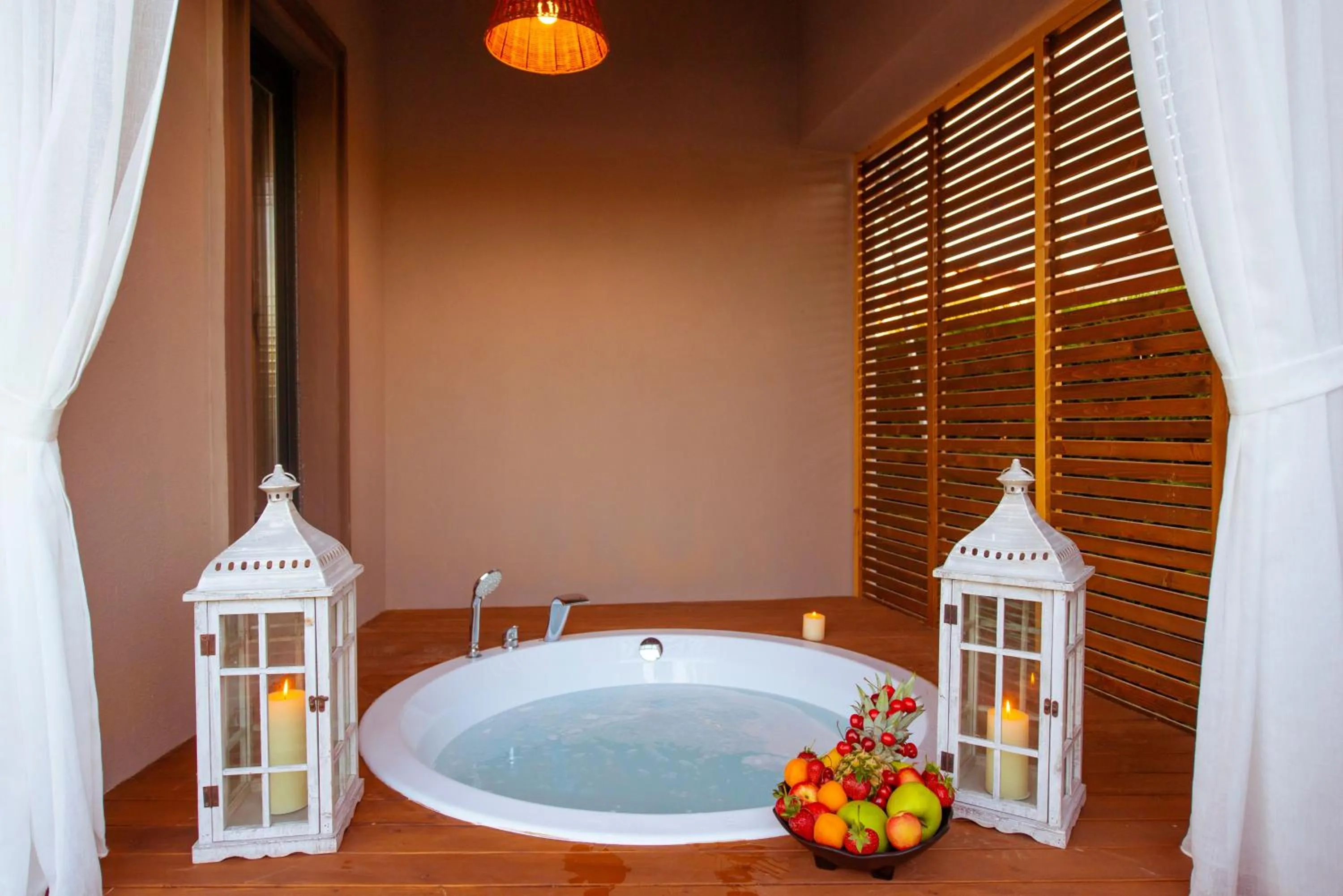 Hot Tub in Arwen Hotel