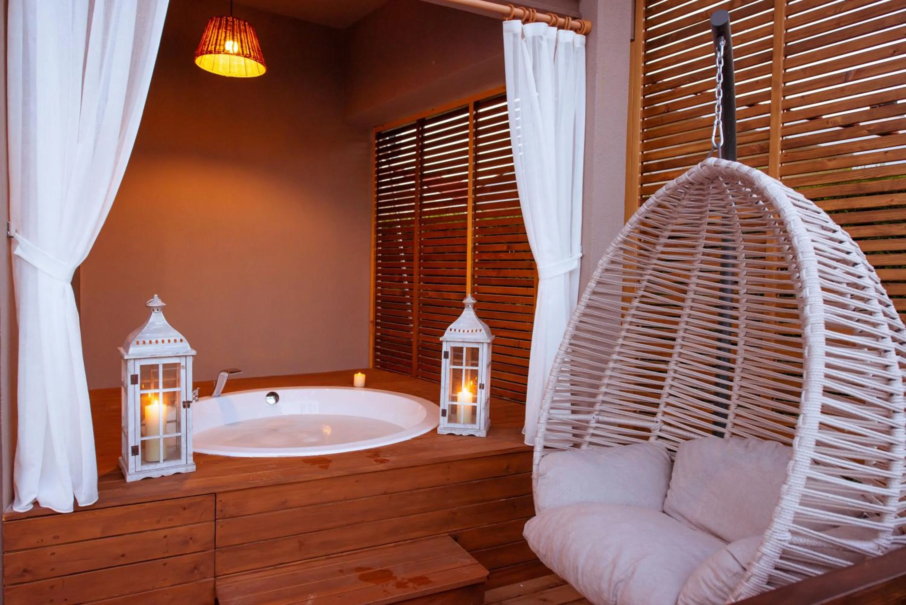 Hot Tub in Arwen Hotel