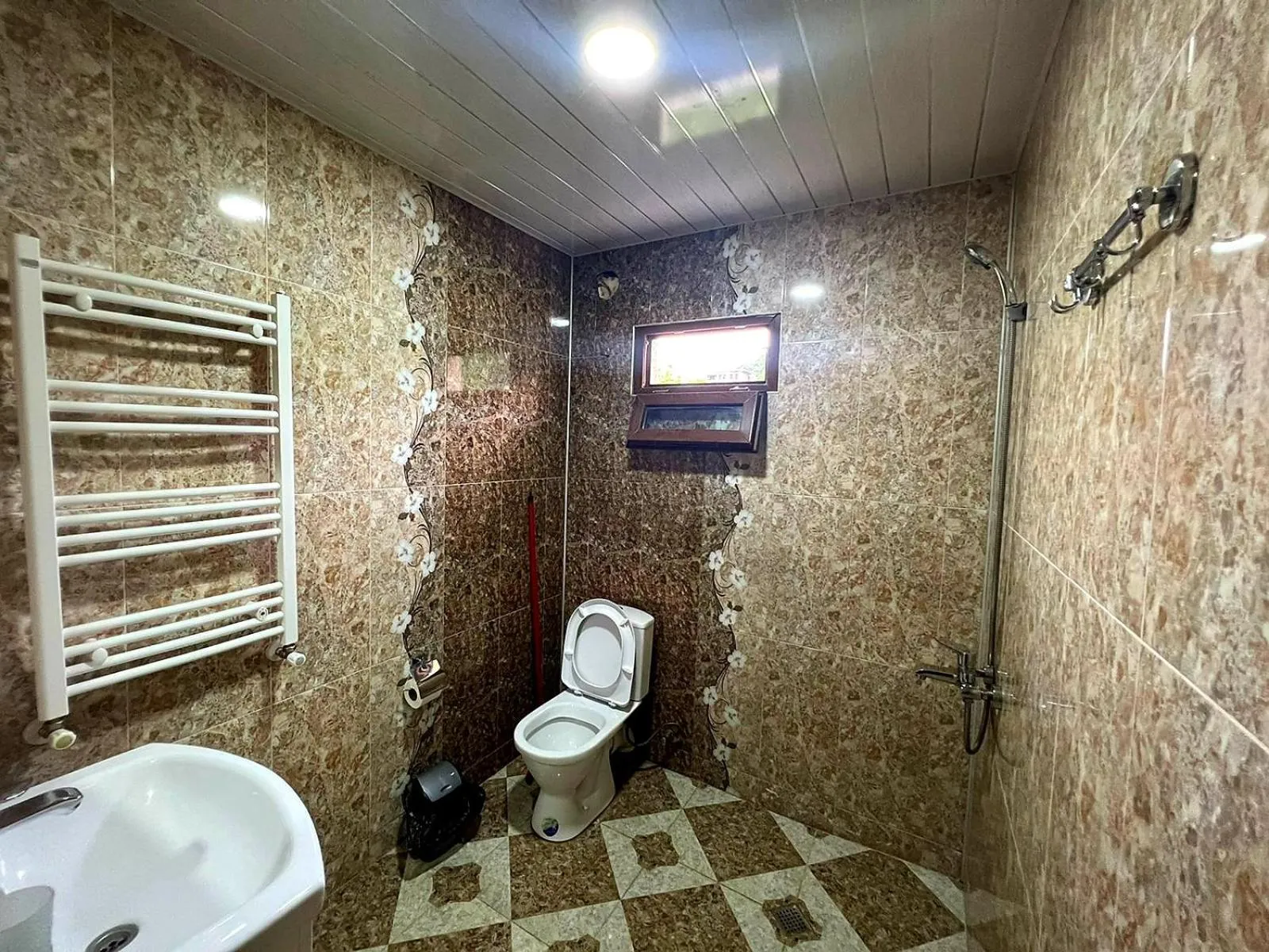 Shower in Four Seasons in Kutaisi